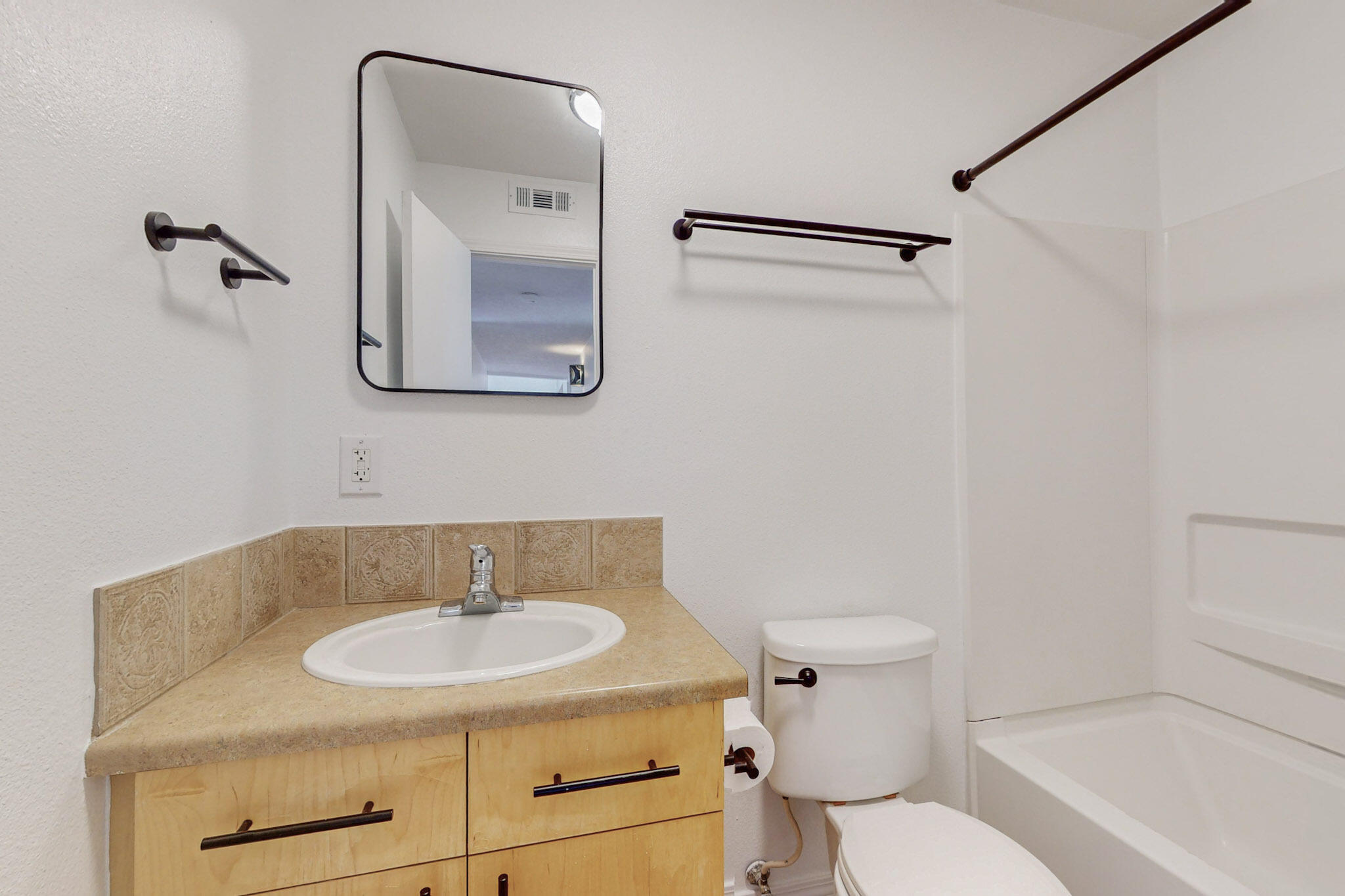 13166 Candelaria Road NE