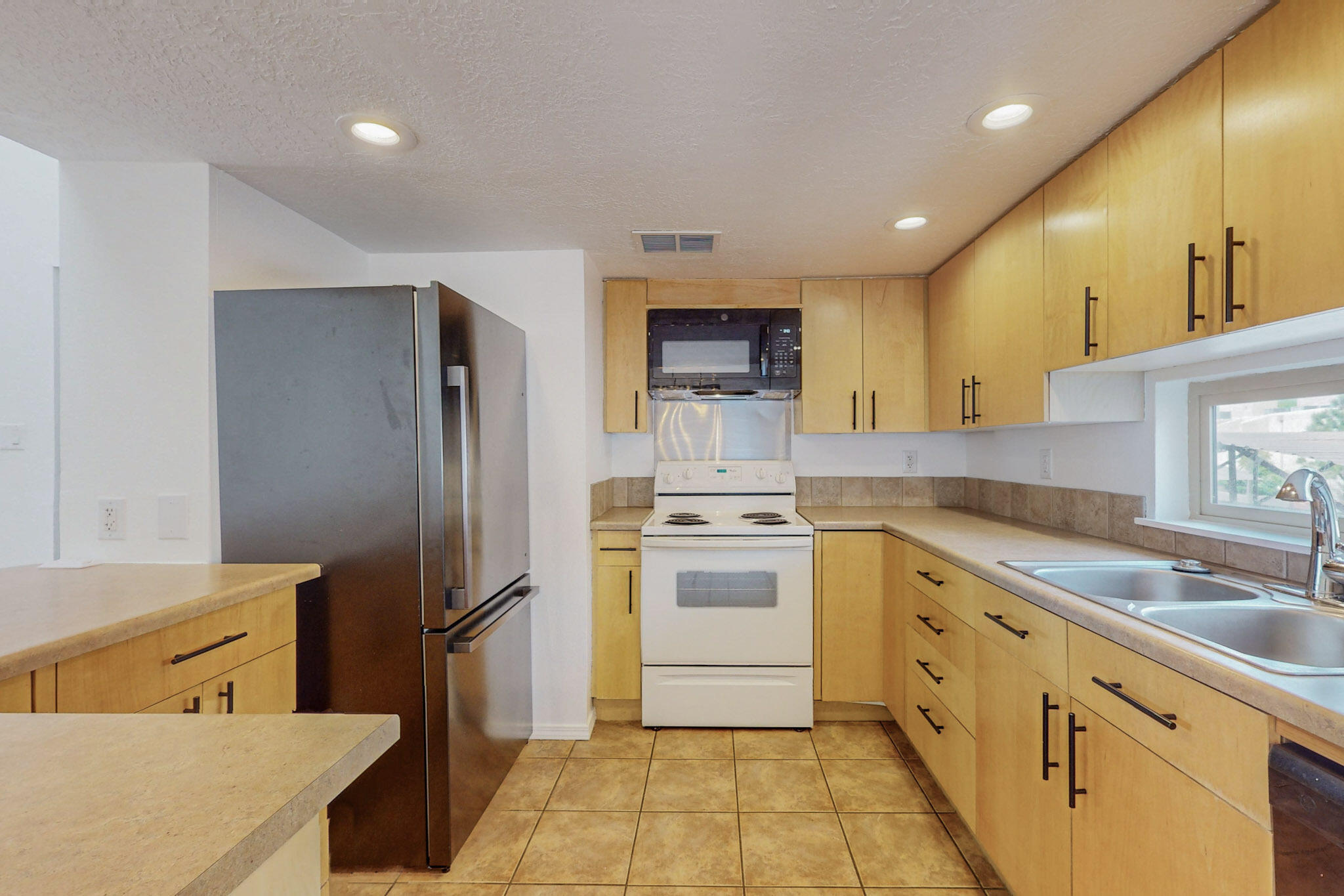 13166 Candelaria Road NE