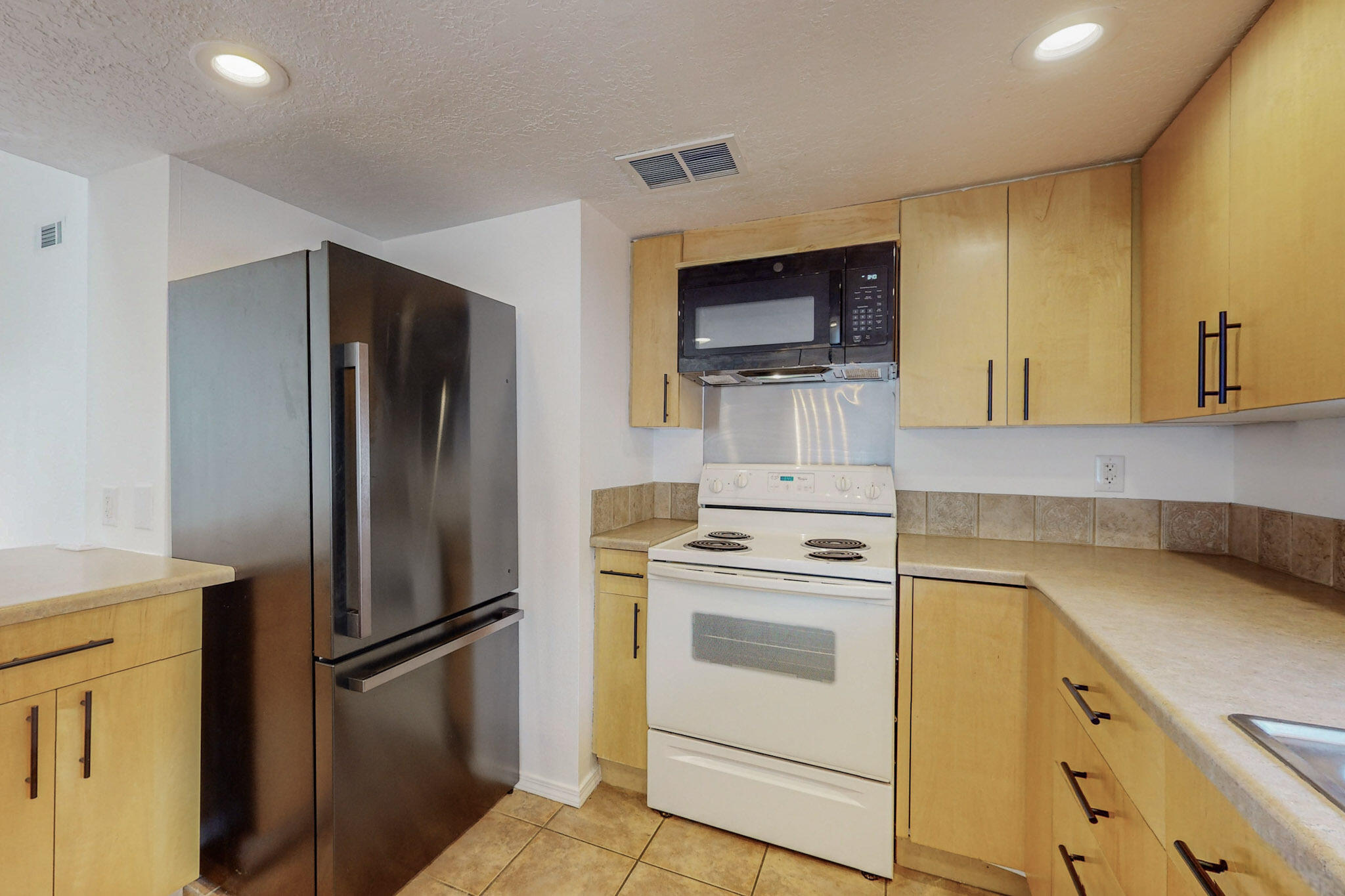 13166 Candelaria Road NE