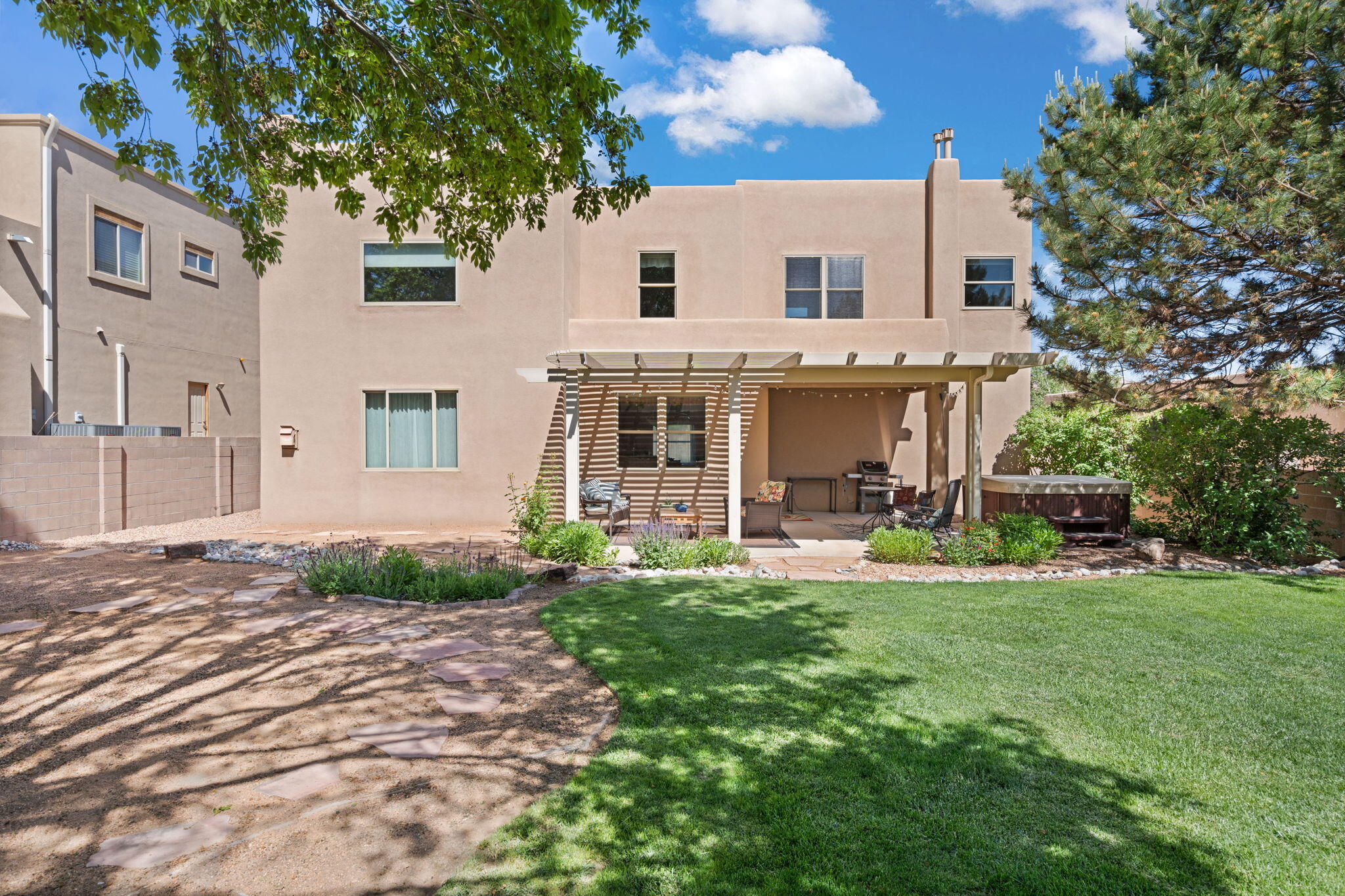 6205 Whiteman Drive NW