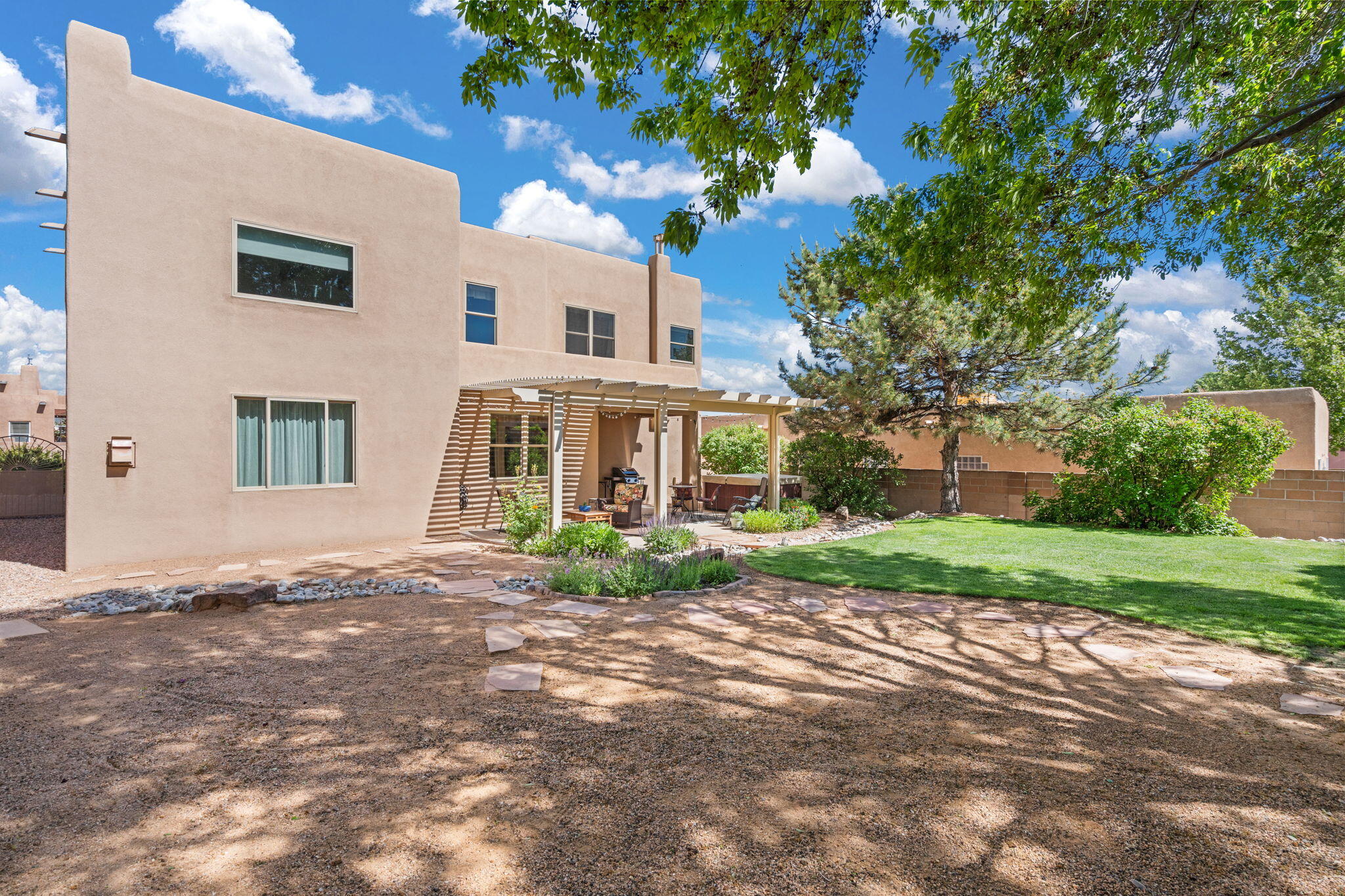 6205 Whiteman Drive NW