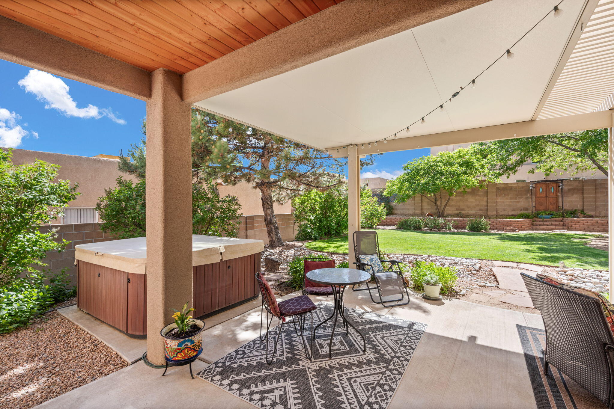 6205 Whiteman Drive NW