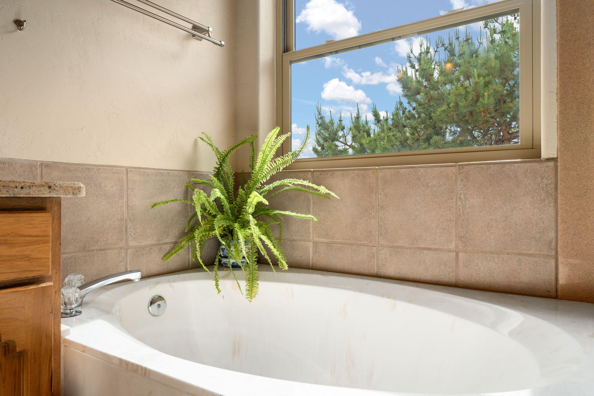 6205 Whiteman Drive NW