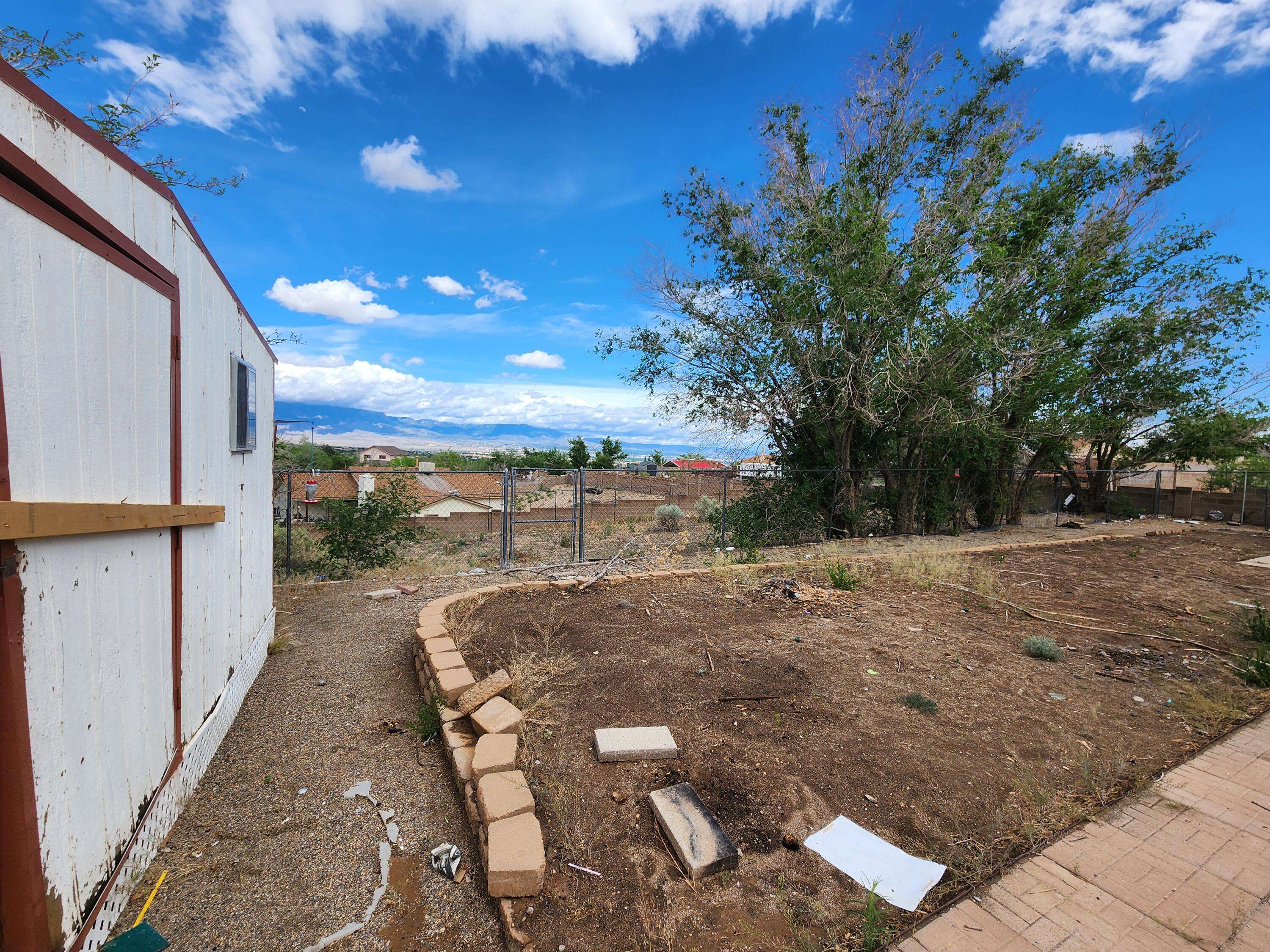 562 Mindoro Drive SE