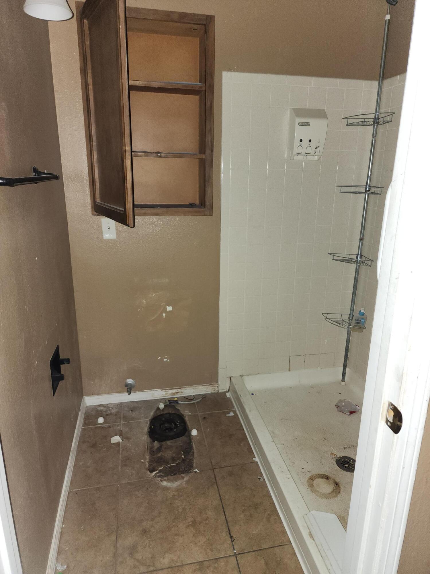 562 Mindoro Drive SE