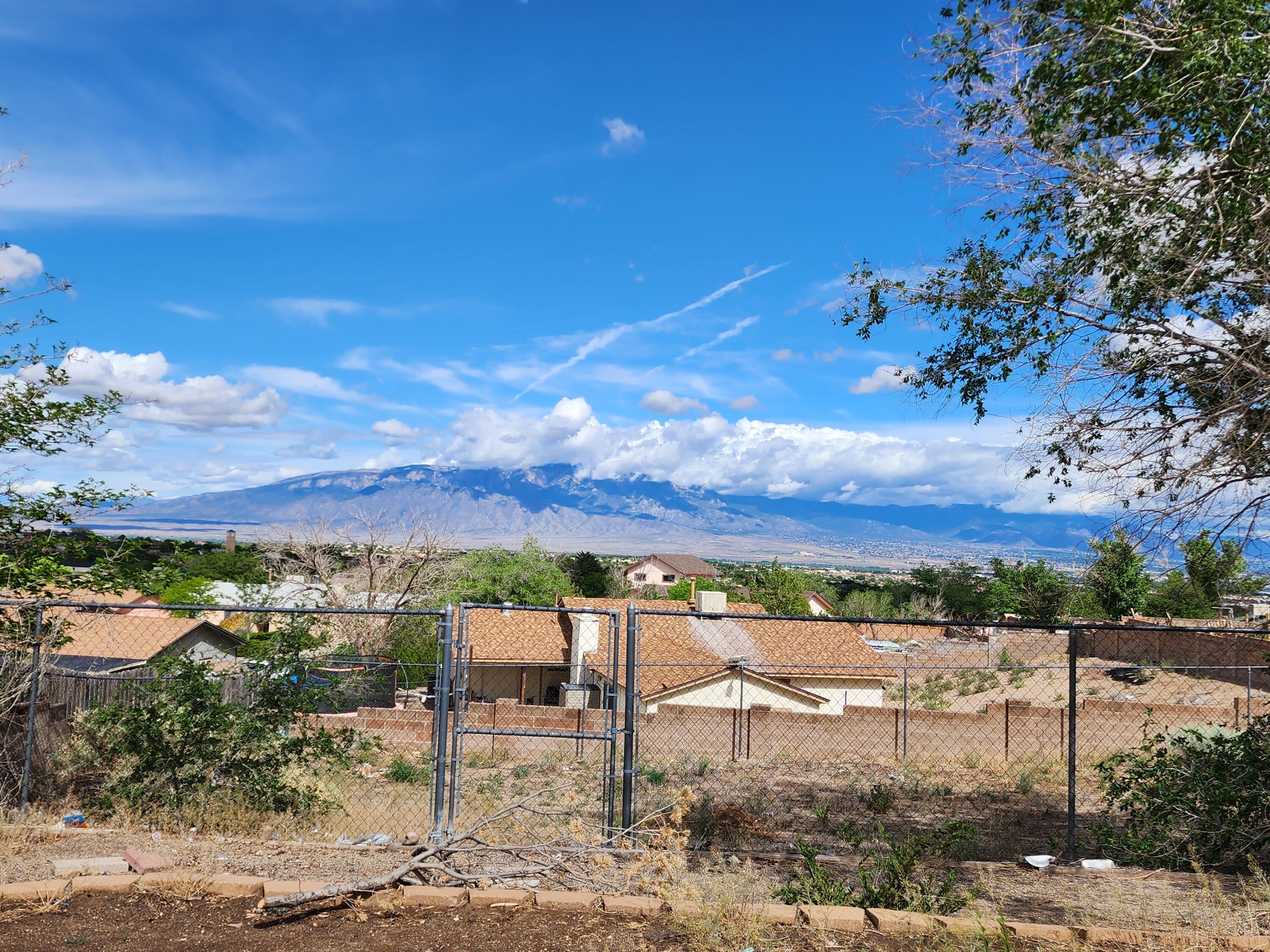 562 Mindoro Drive SE