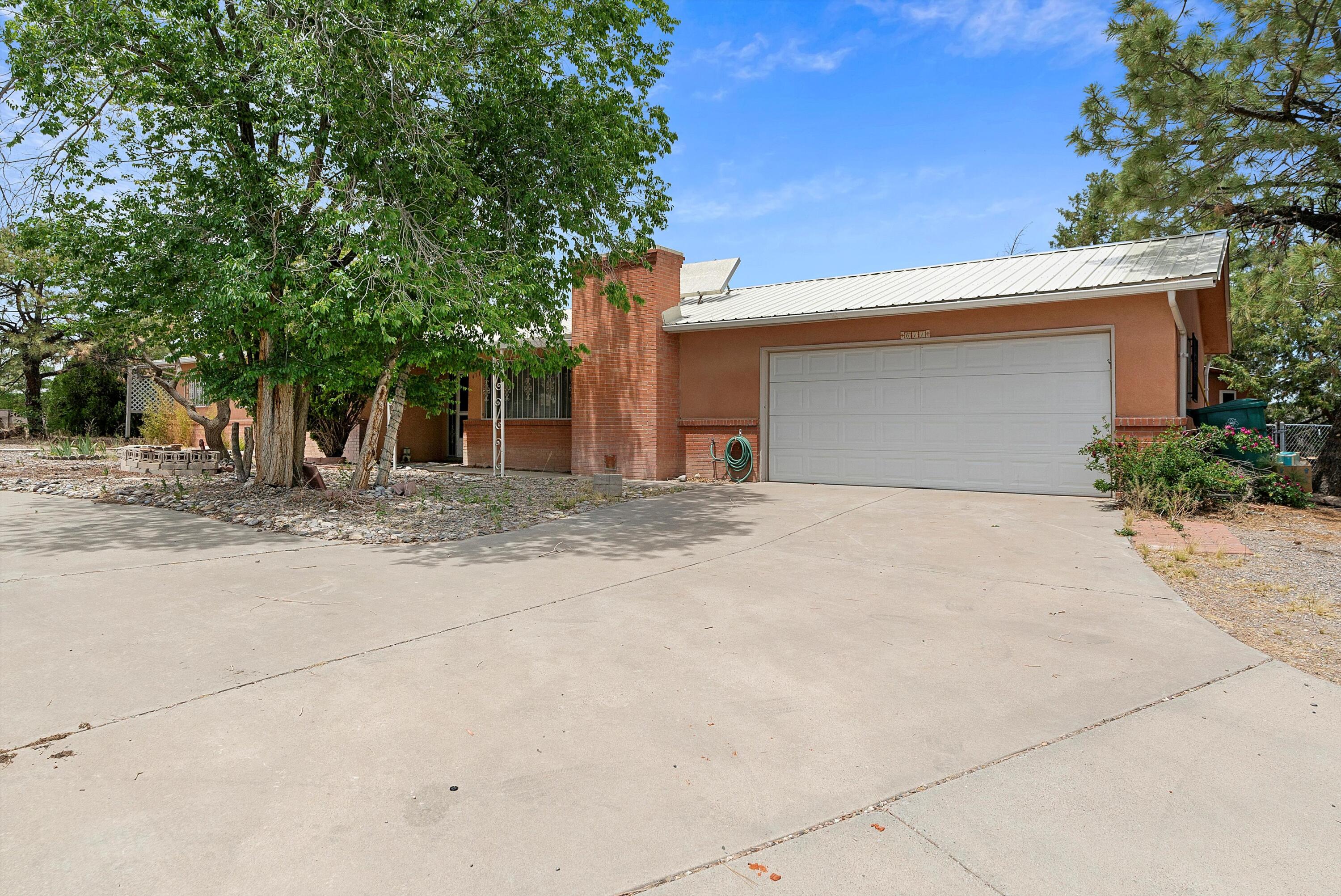 611 La Casa De Prasa Drive SE