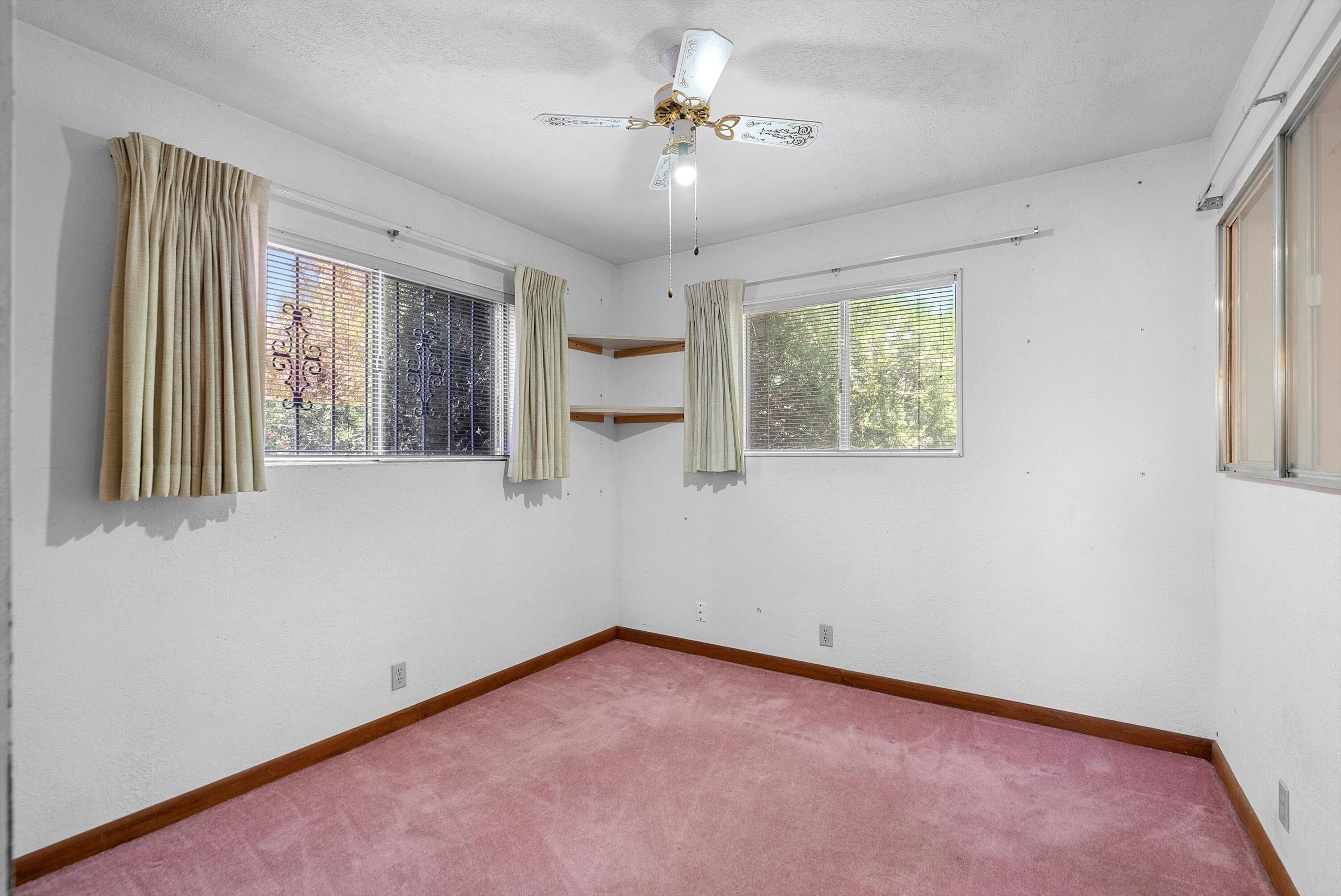 611 La Casa De Prasa Drive SE