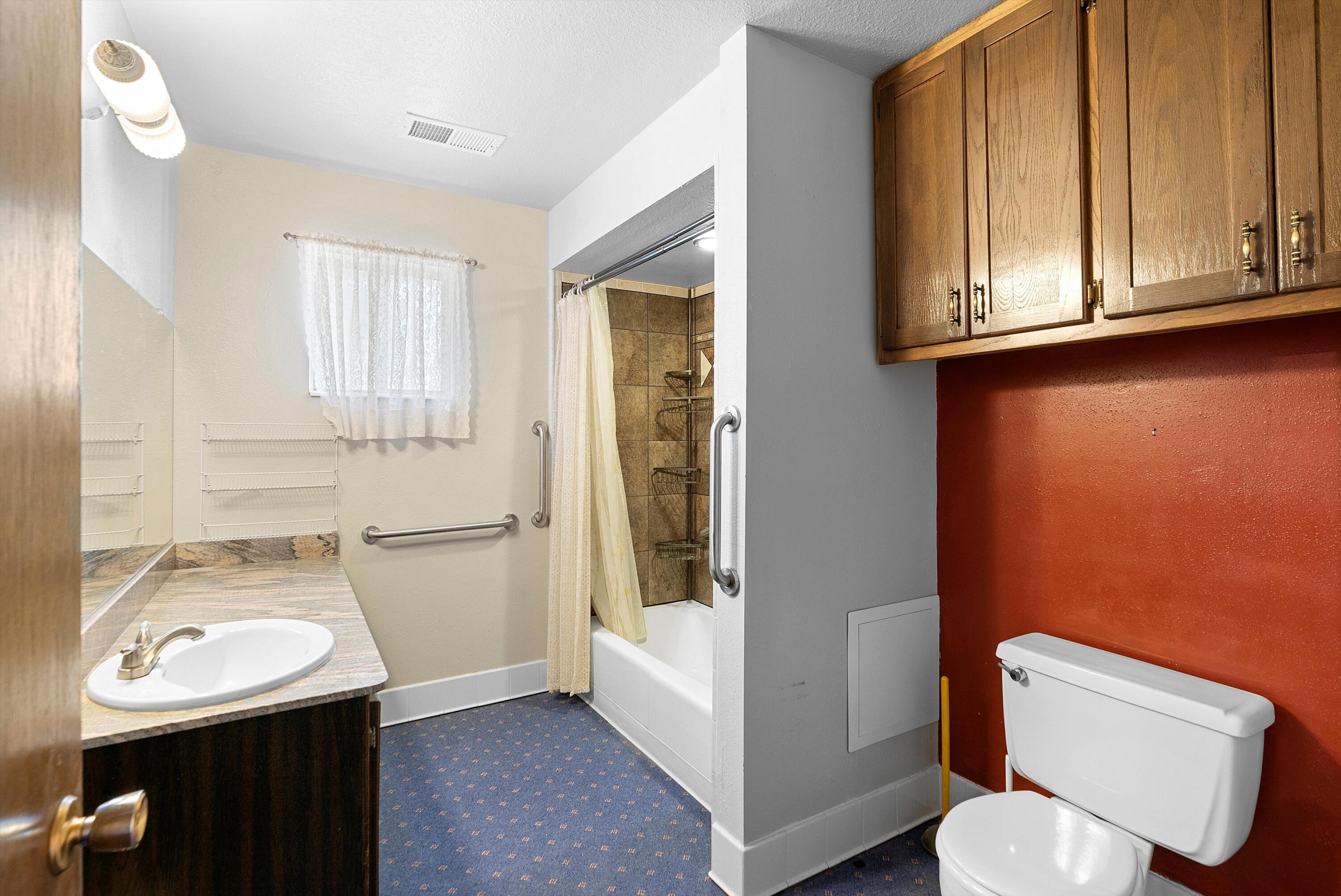 611 La Casa De Prasa Drive SE