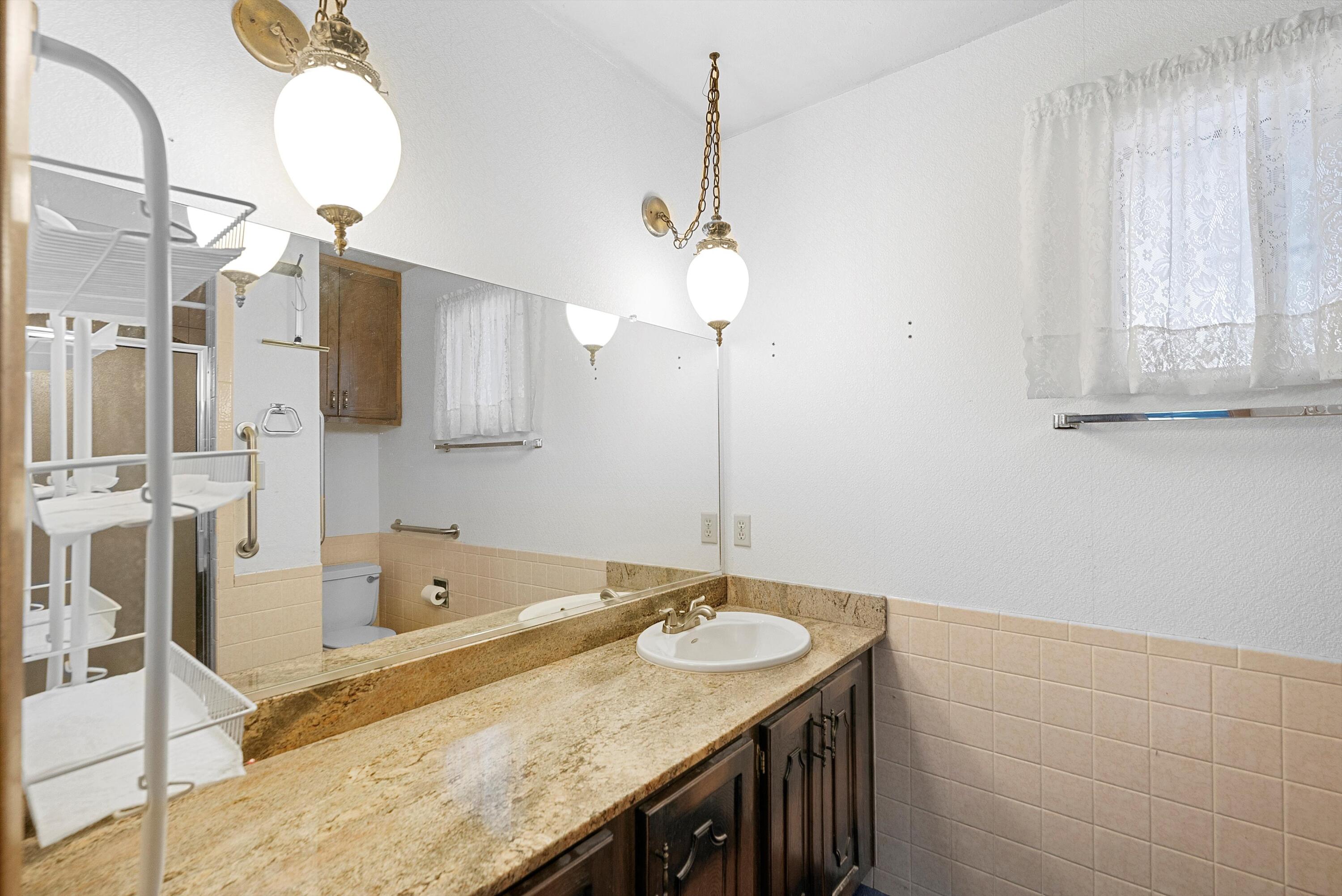 611 La Casa De Prasa Drive SE