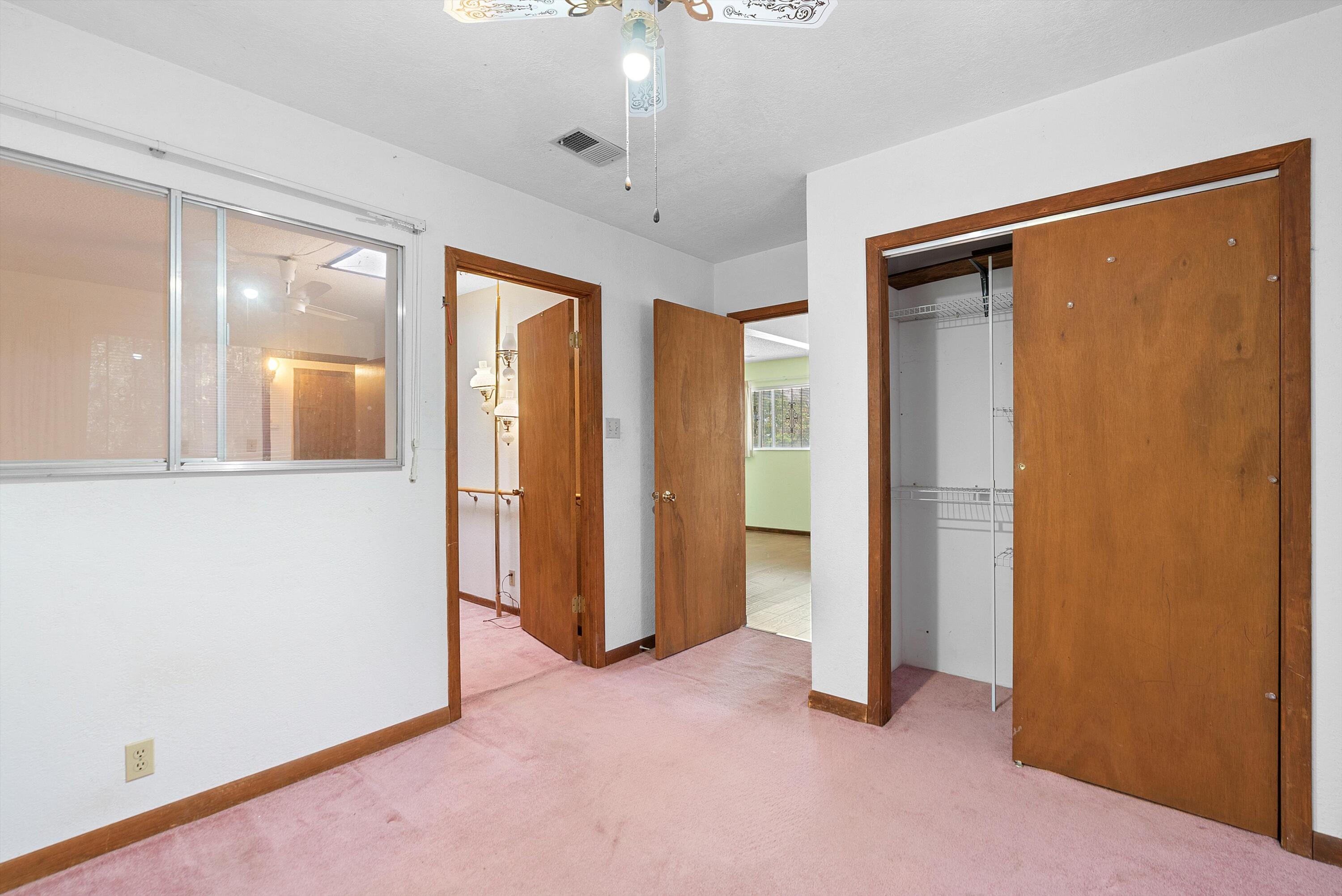 611 La Casa De Prasa Drive SE