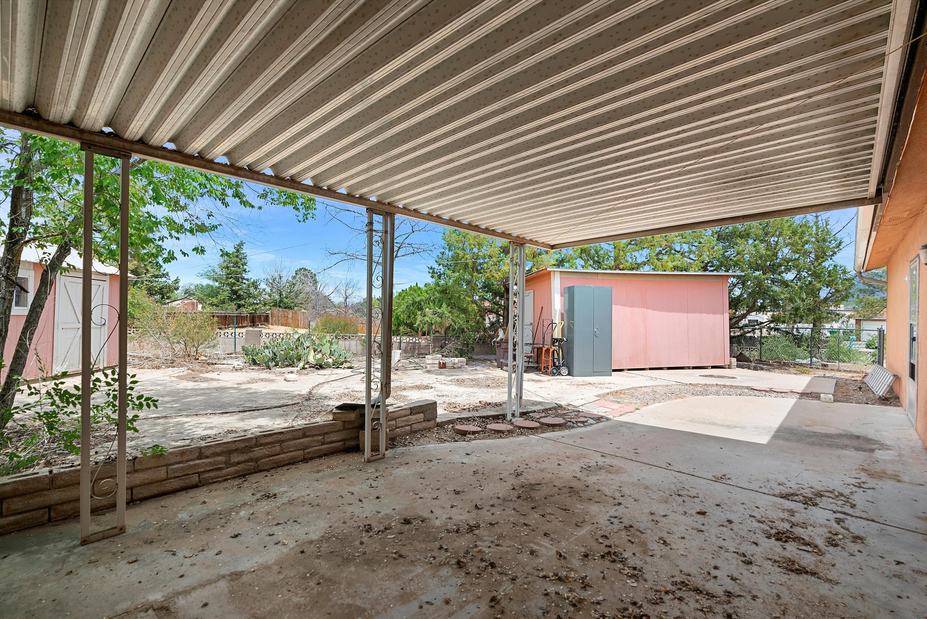 611 La Casa De Prasa Drive SE