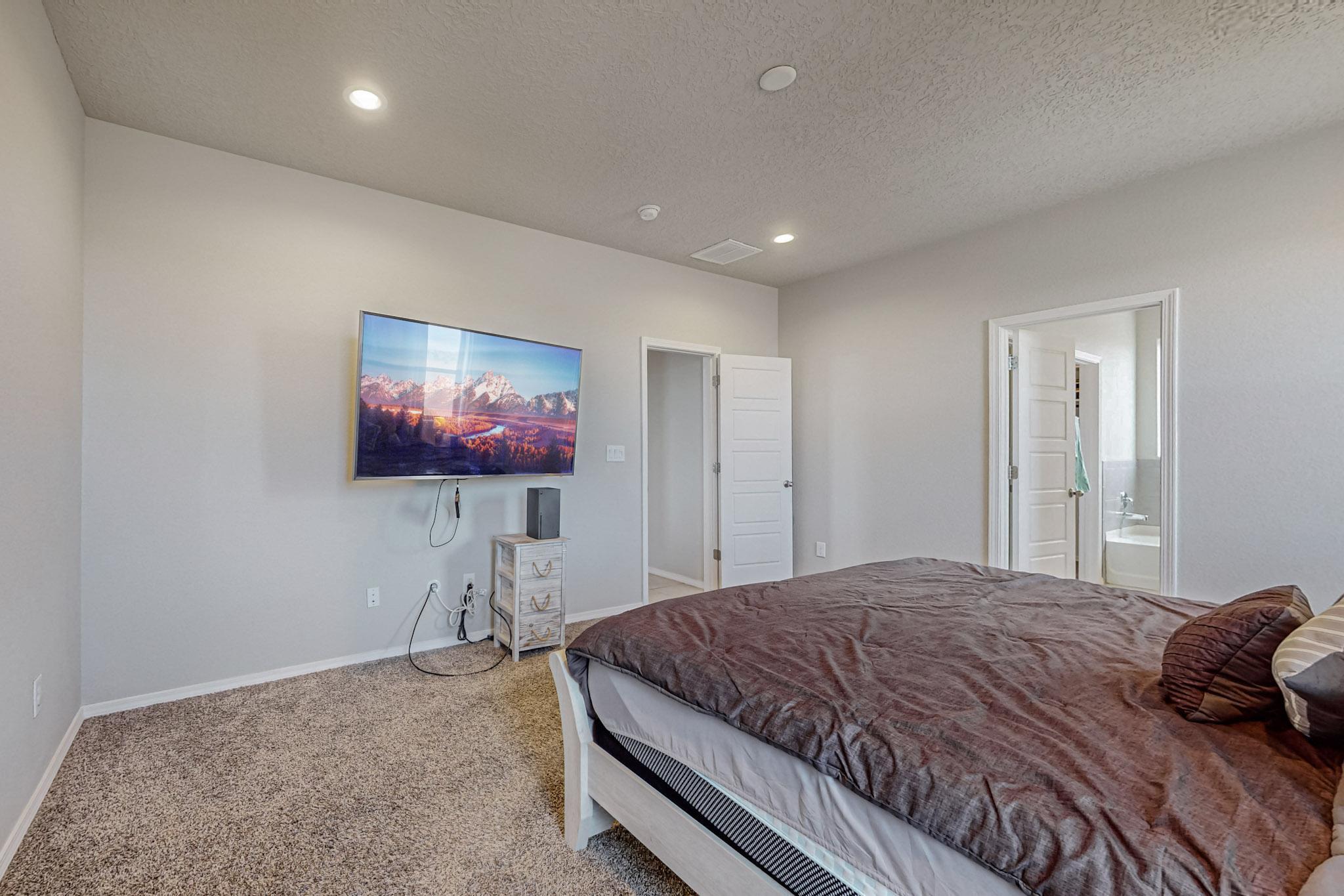 4441 Skyline Loop NE