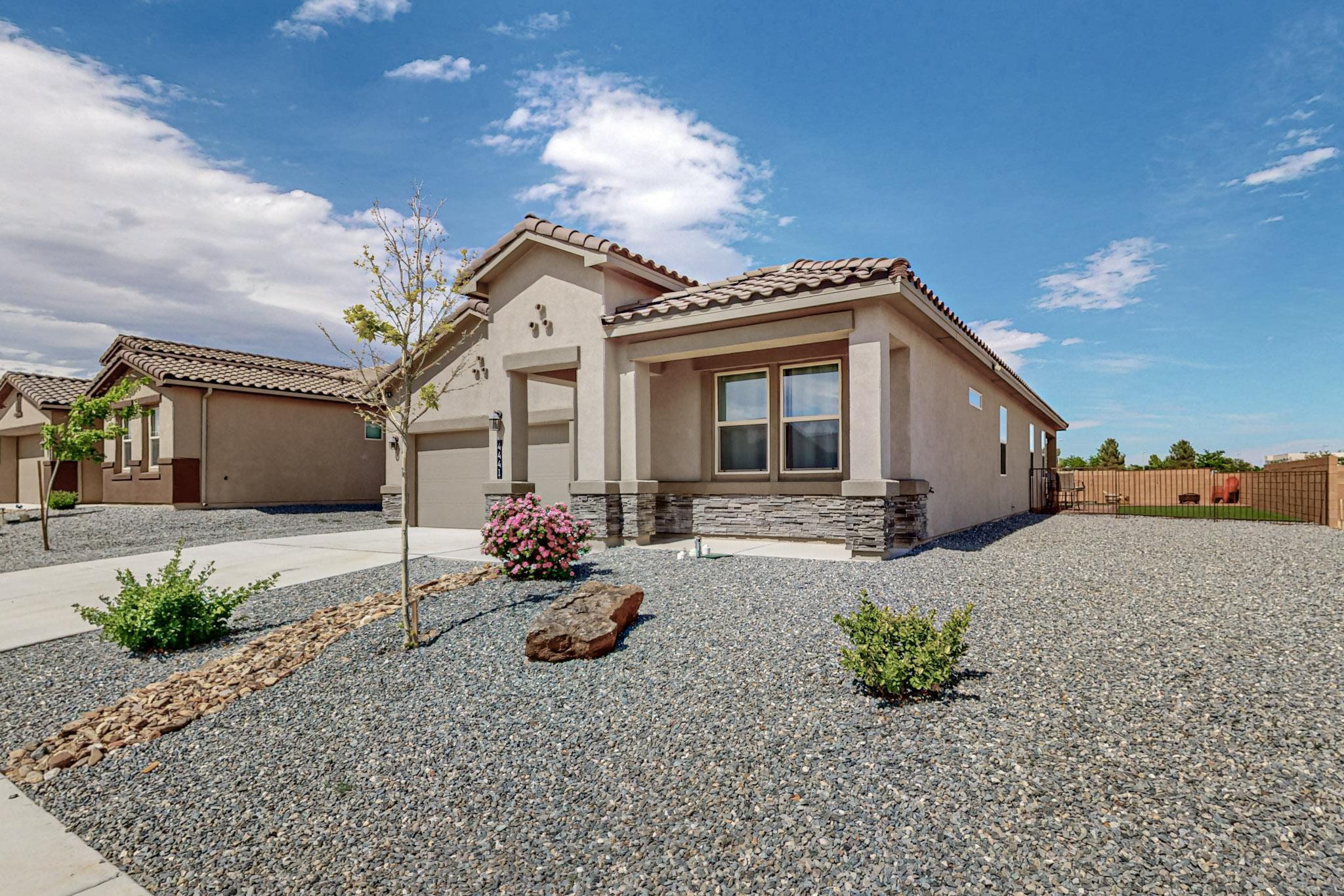 4441 Skyline Loop NE