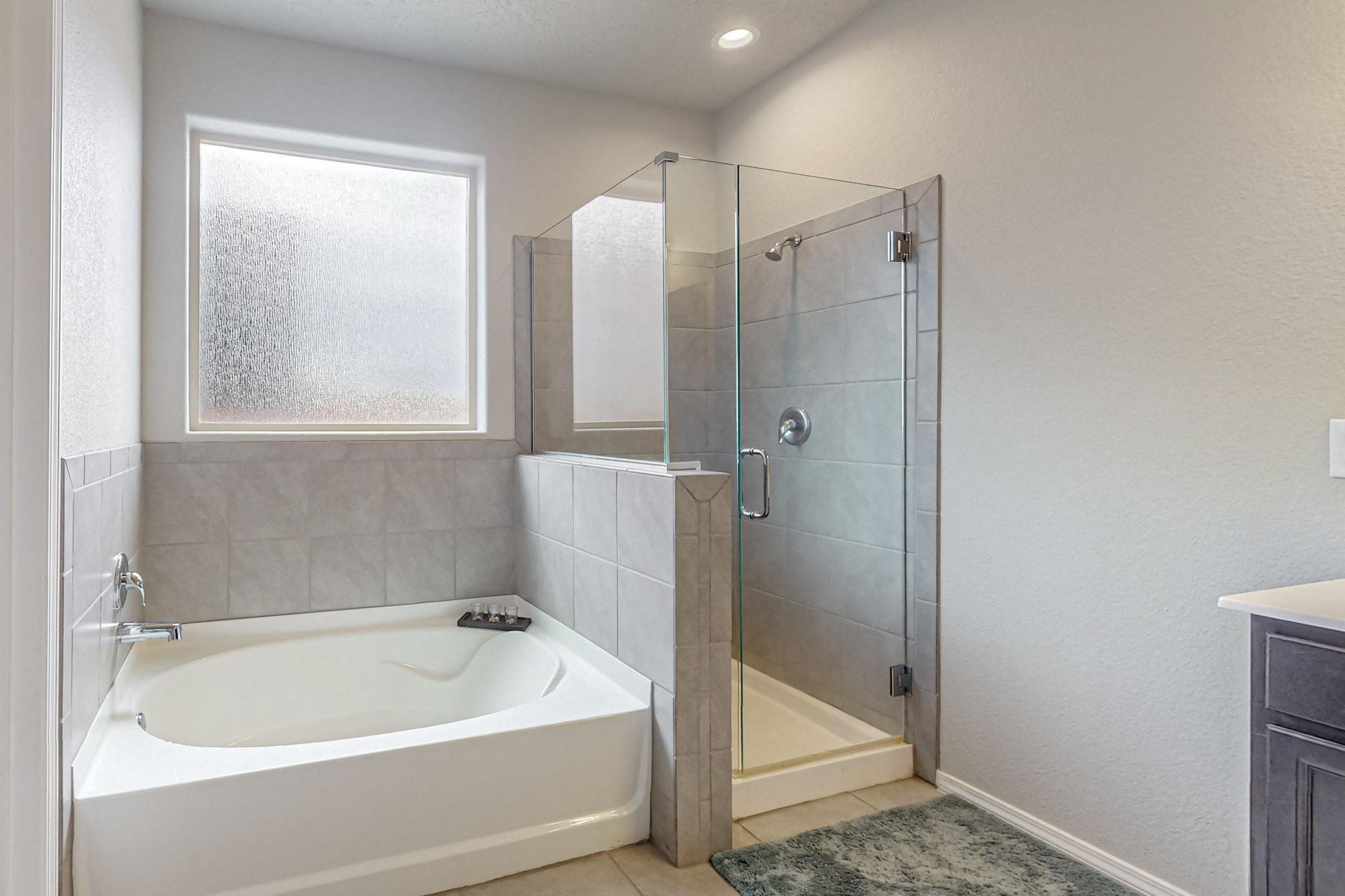 4441 Skyline Loop NE