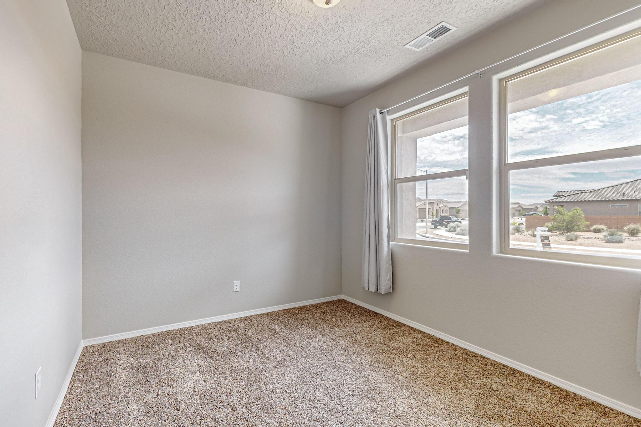 4441 Skyline Loop NE