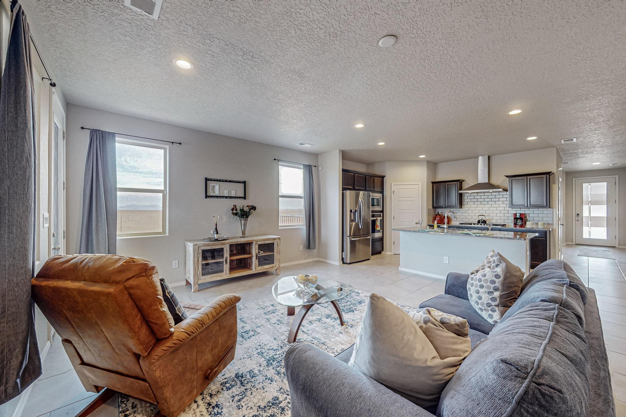 4441 Skyline Loop NE