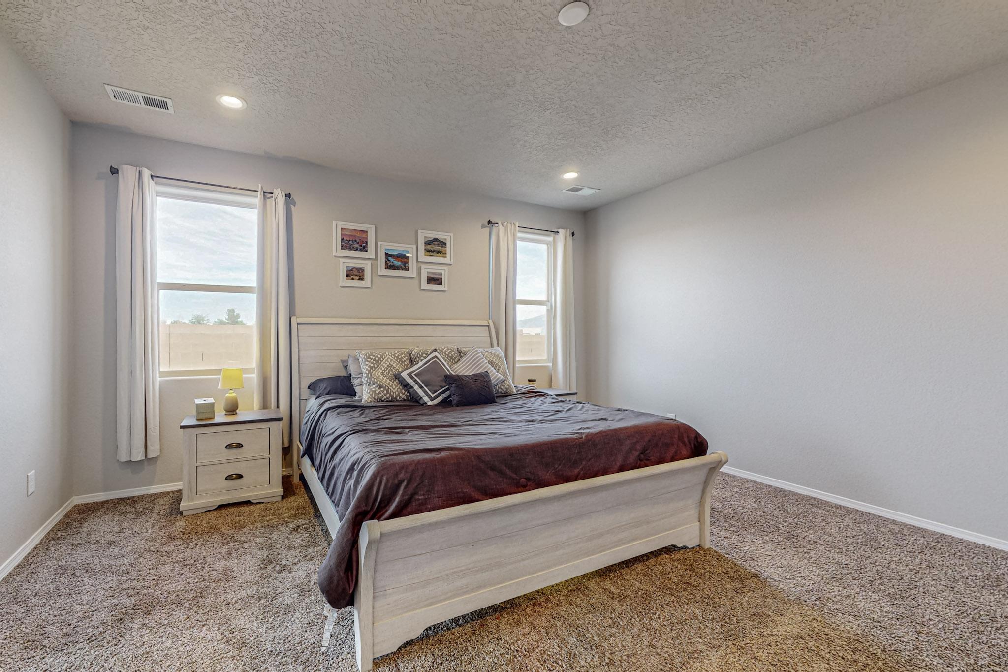 4441 Skyline Loop NE