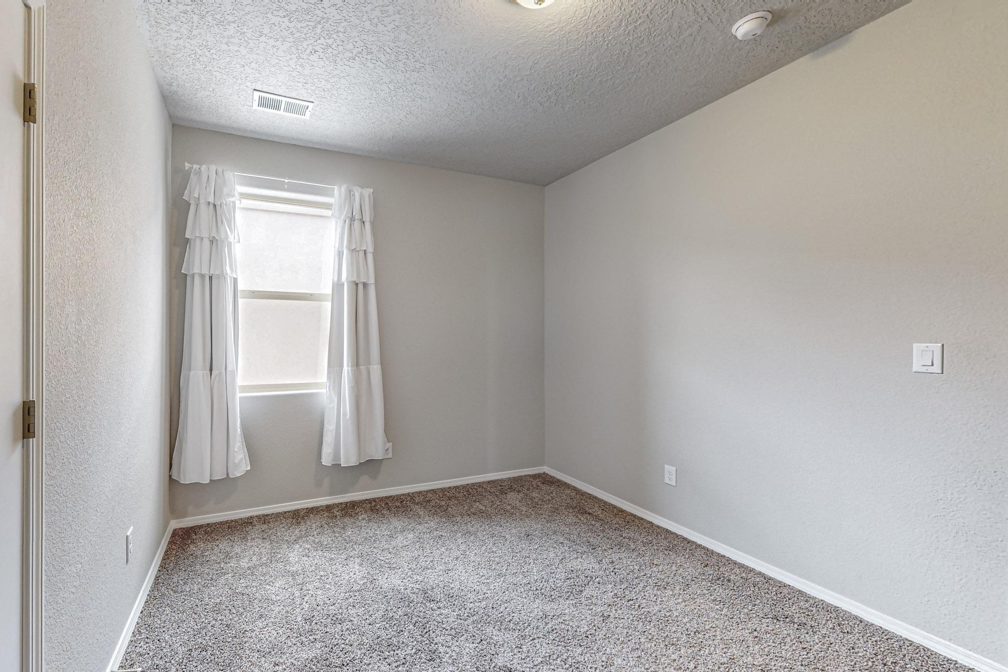 4441 Skyline Loop NE