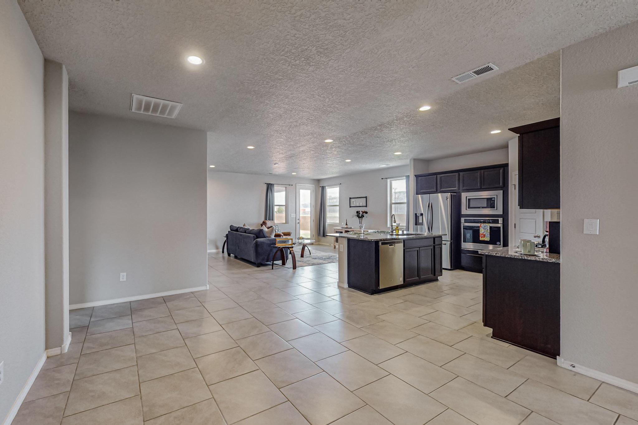 4441 Skyline Loop NE