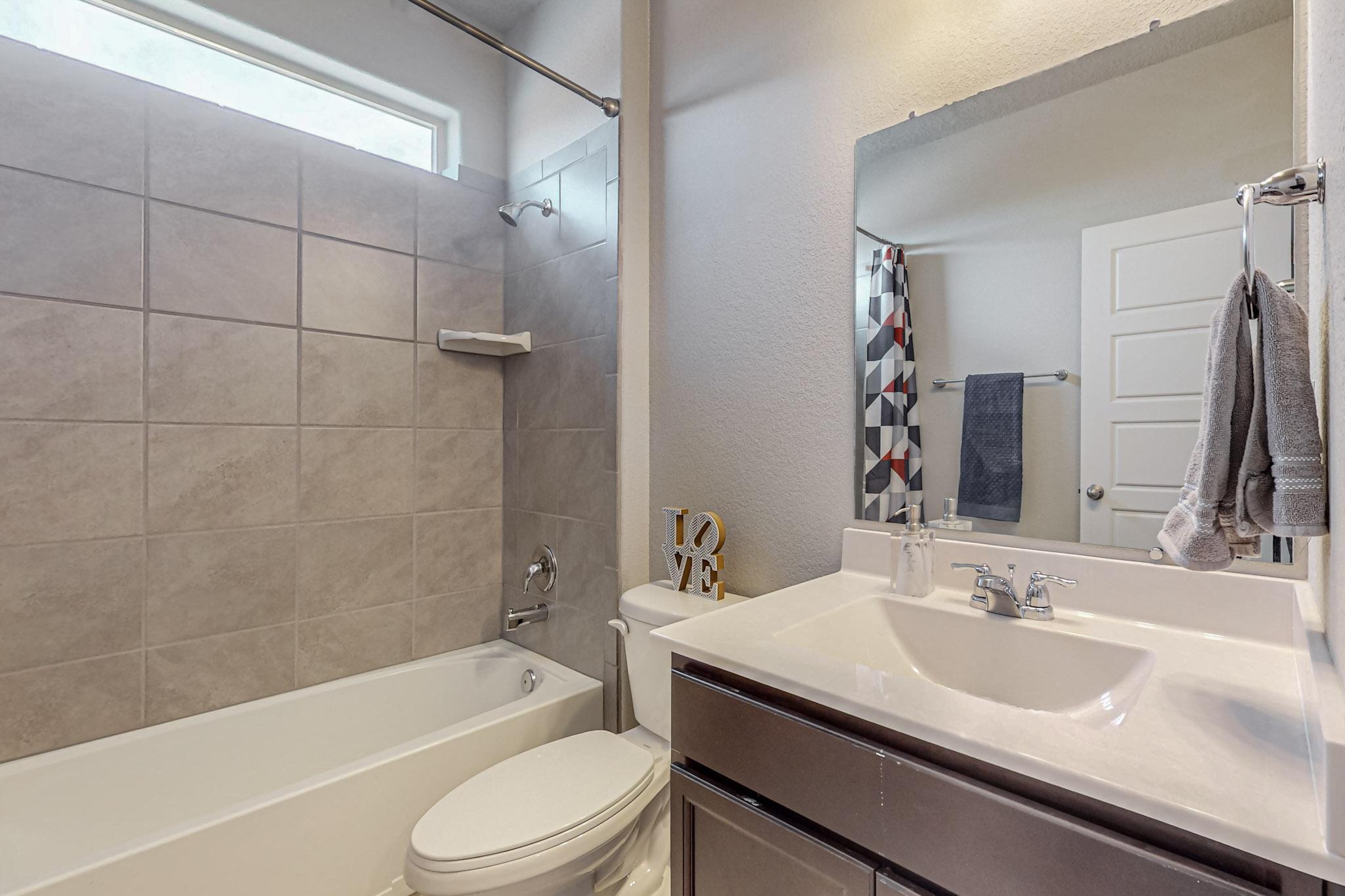 4441 Skyline Loop NE