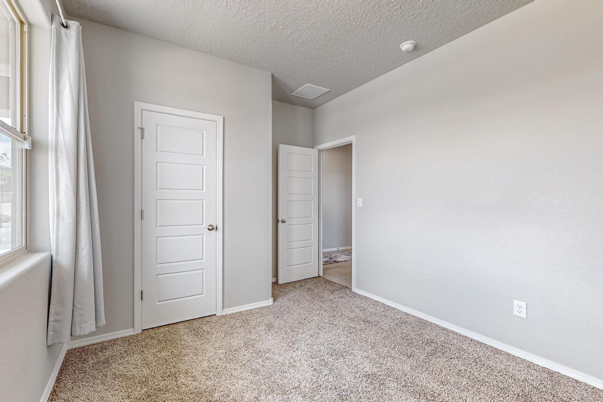 4441 Skyline Loop NE