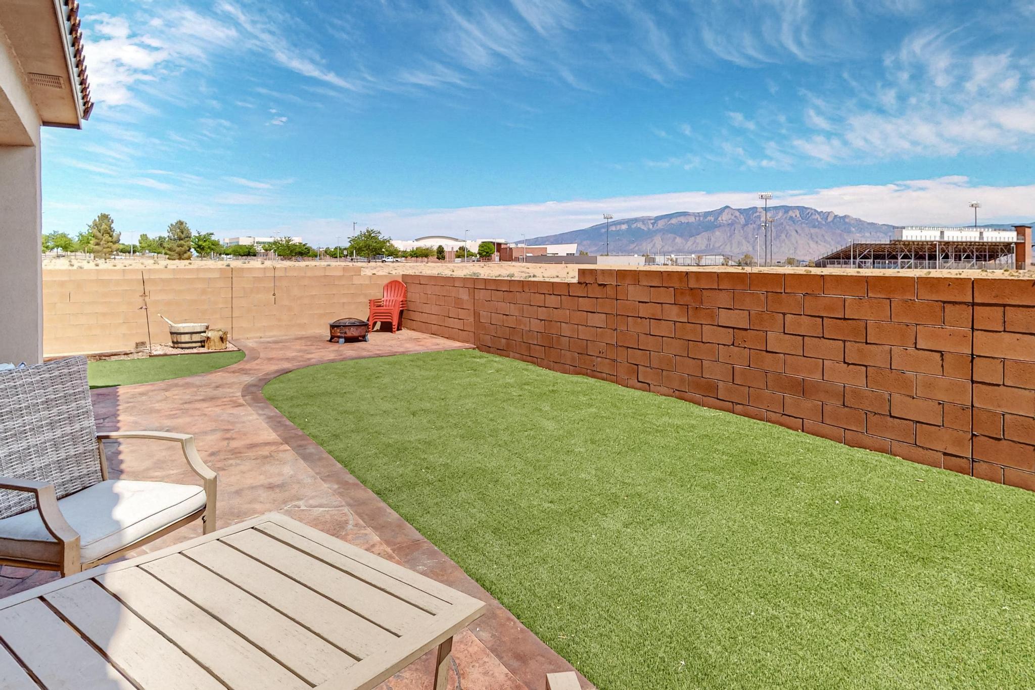 4441 Skyline Loop NE