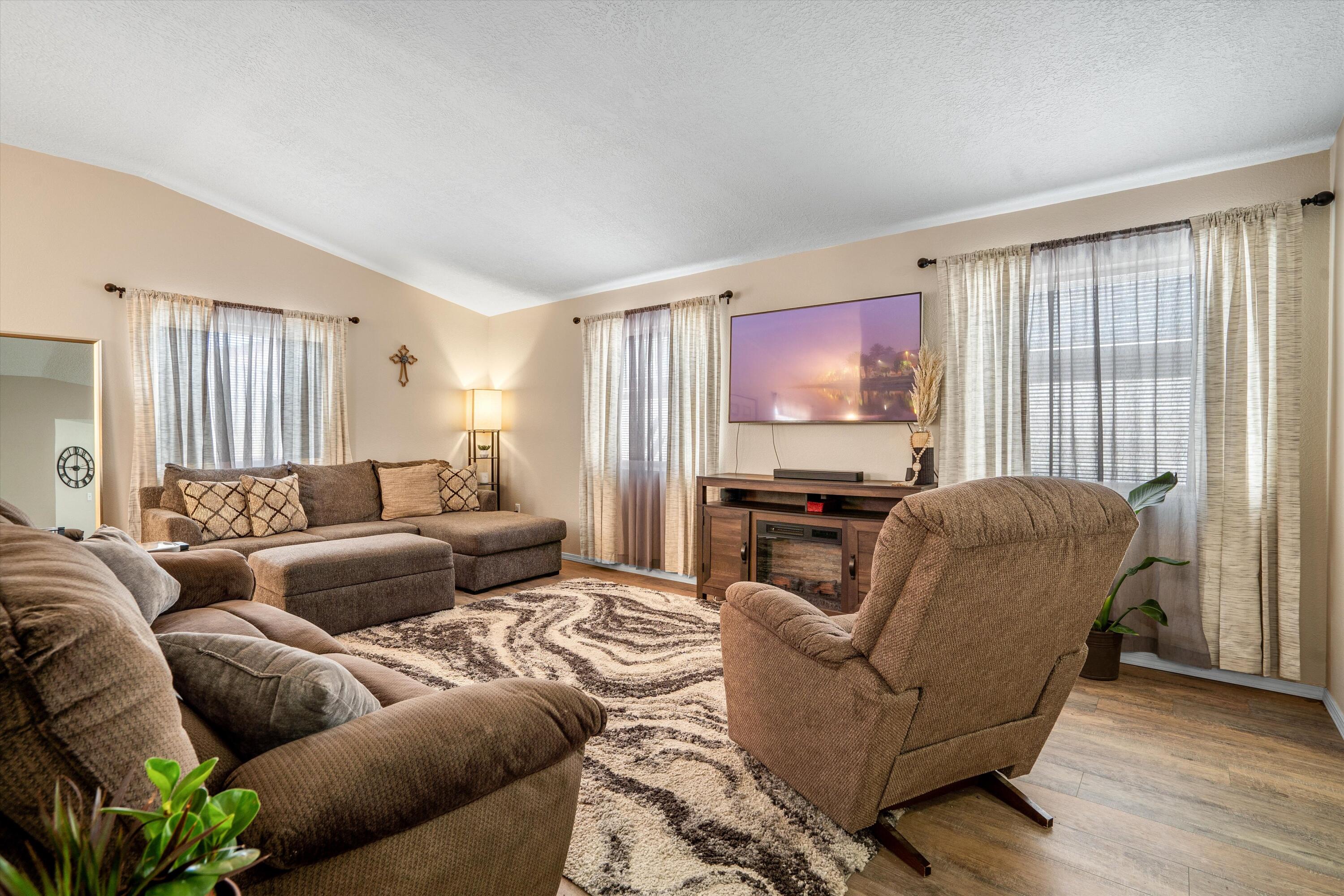 9027 Anacapa Avenue NW