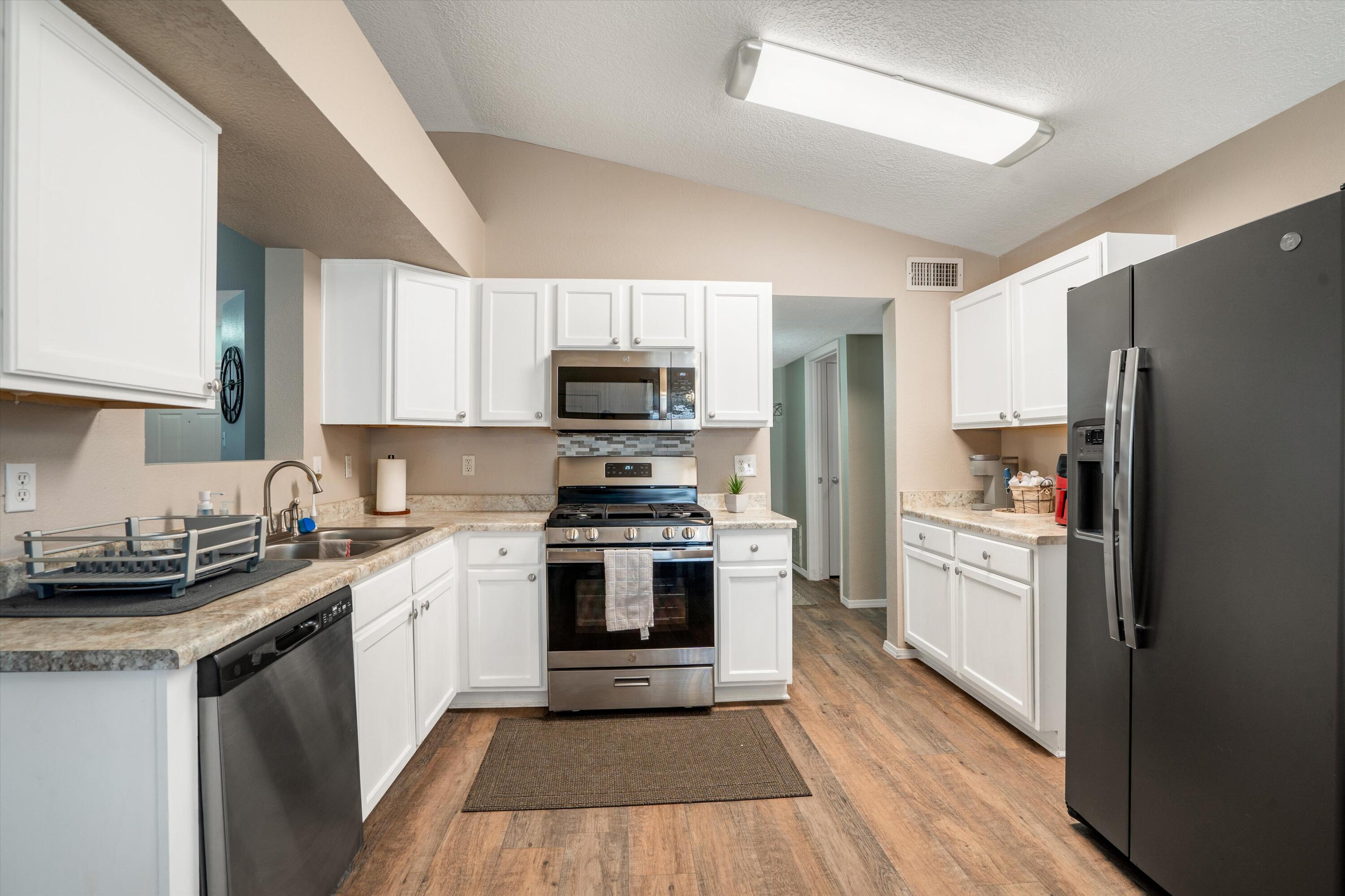 9027 Anacapa Avenue NW