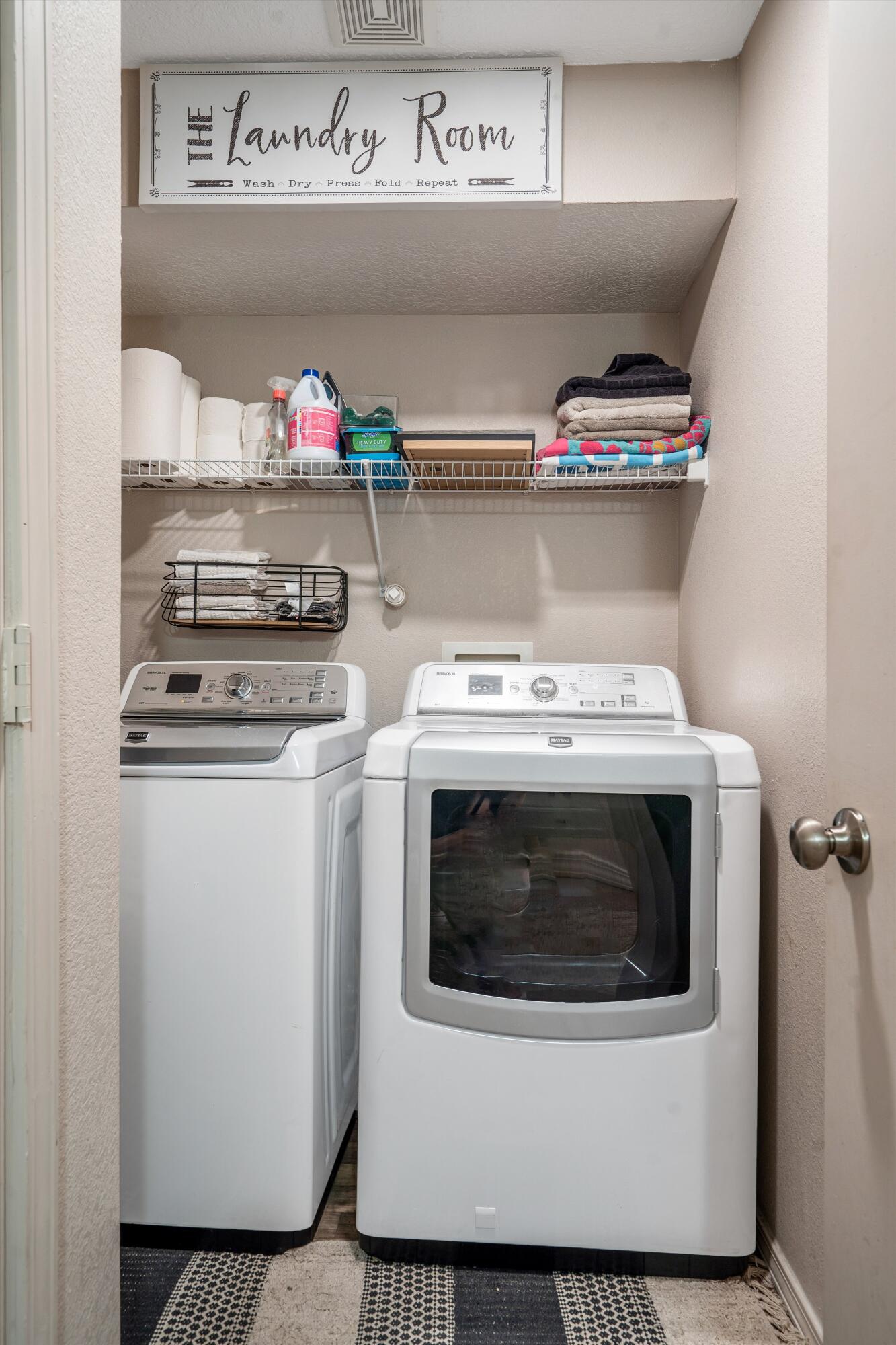 9027 Anacapa Avenue NW