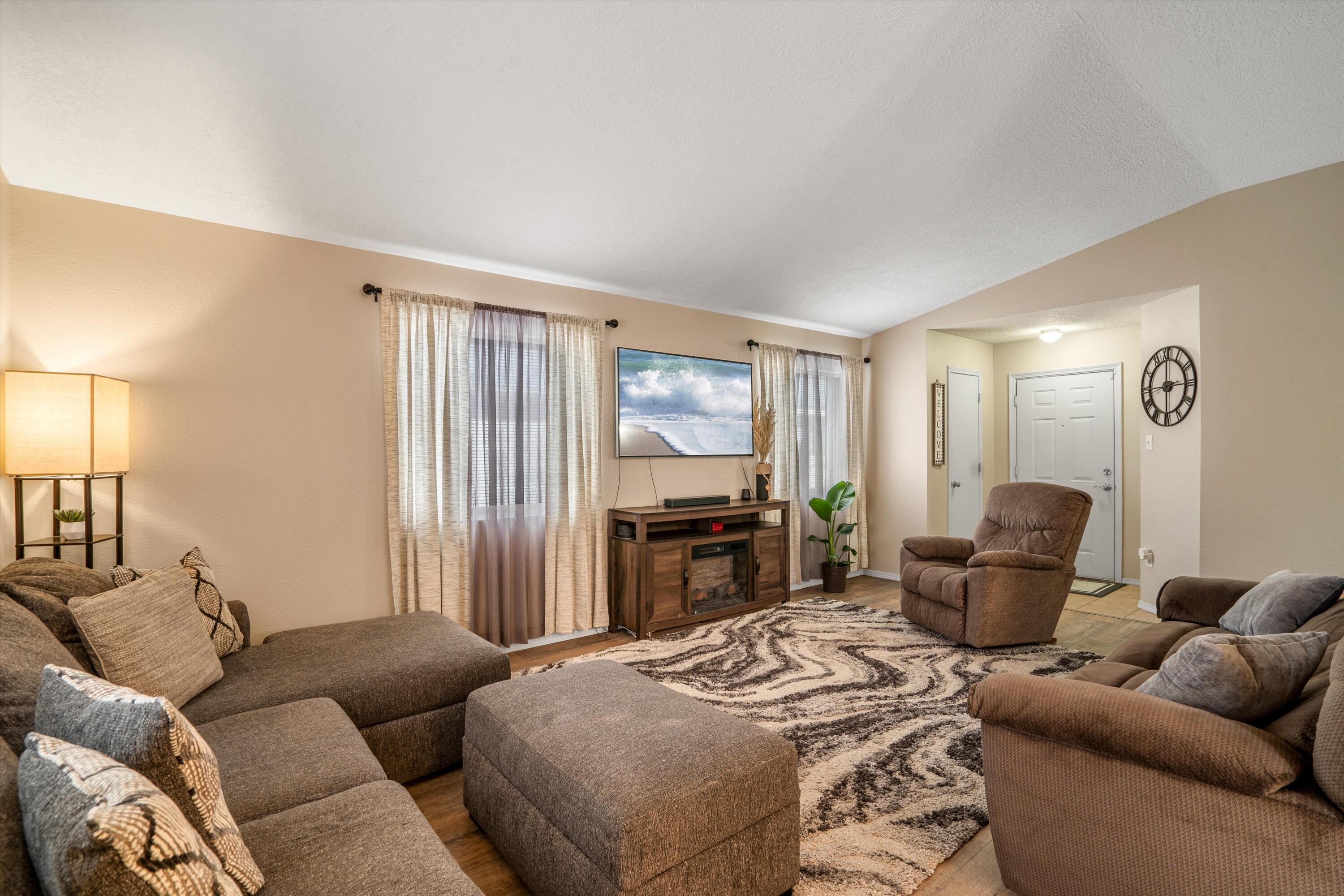 9027 Anacapa Avenue NW