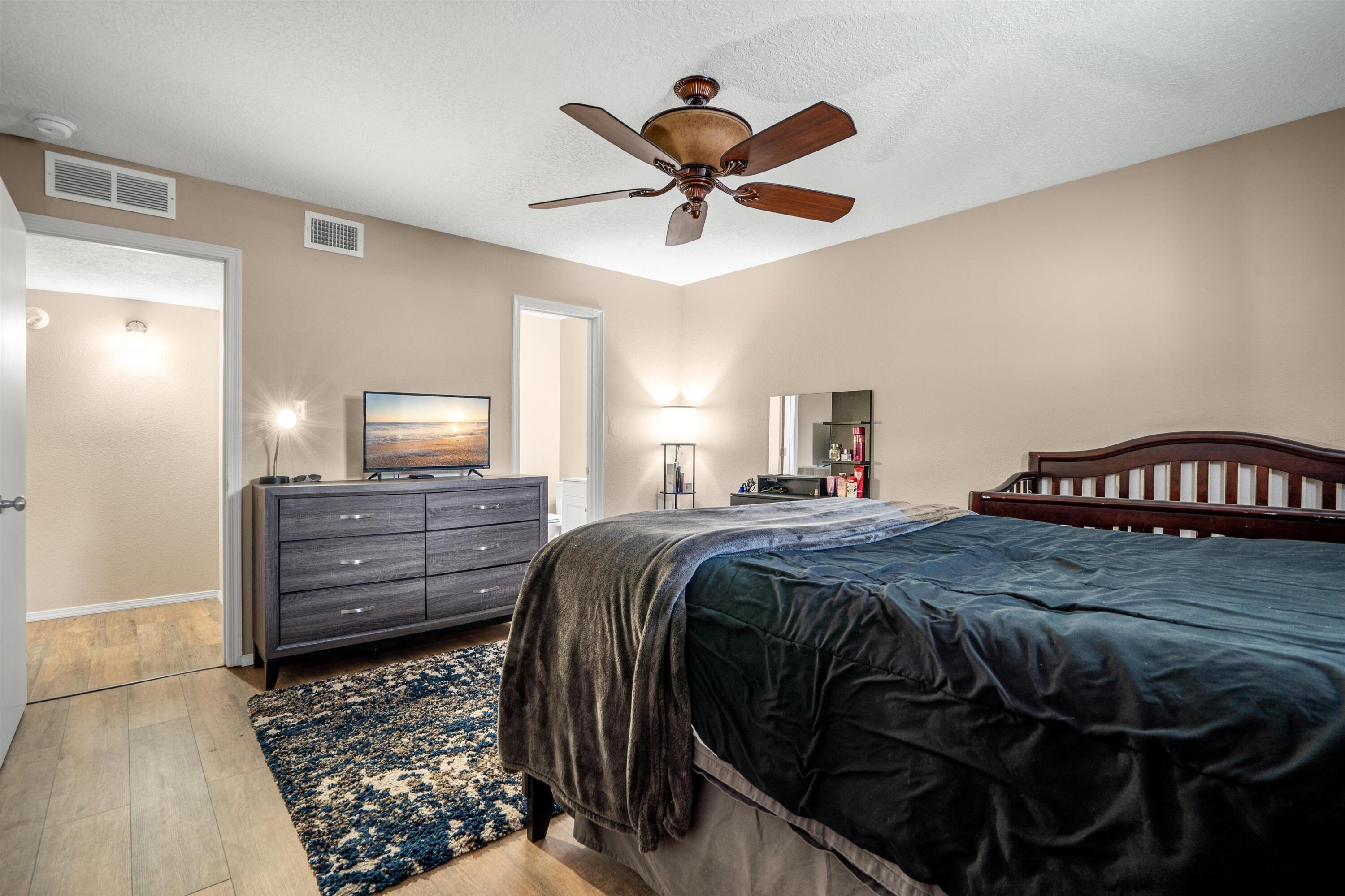 9027 Anacapa Avenue NW