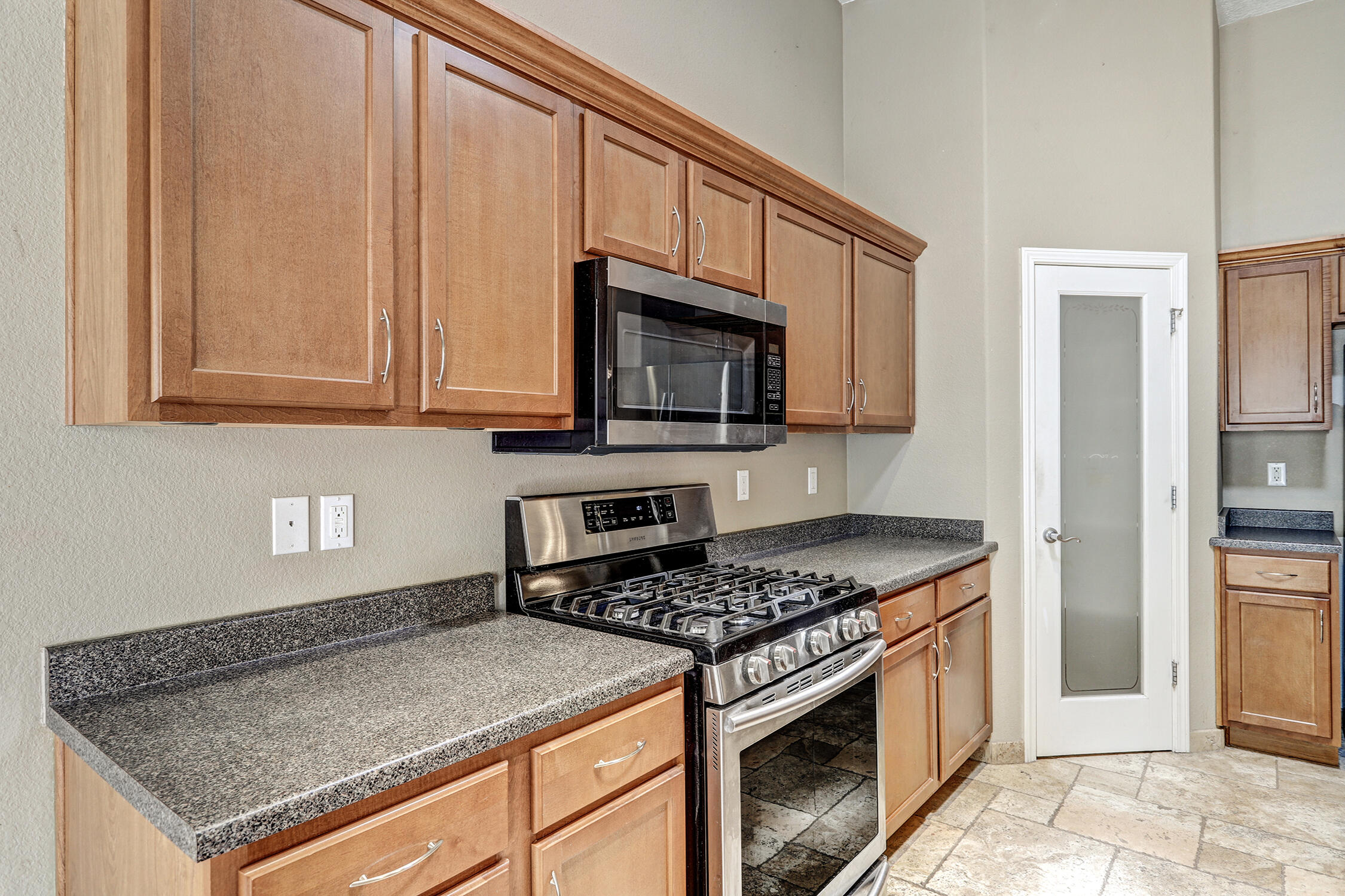 9201 Colima Avenue NW