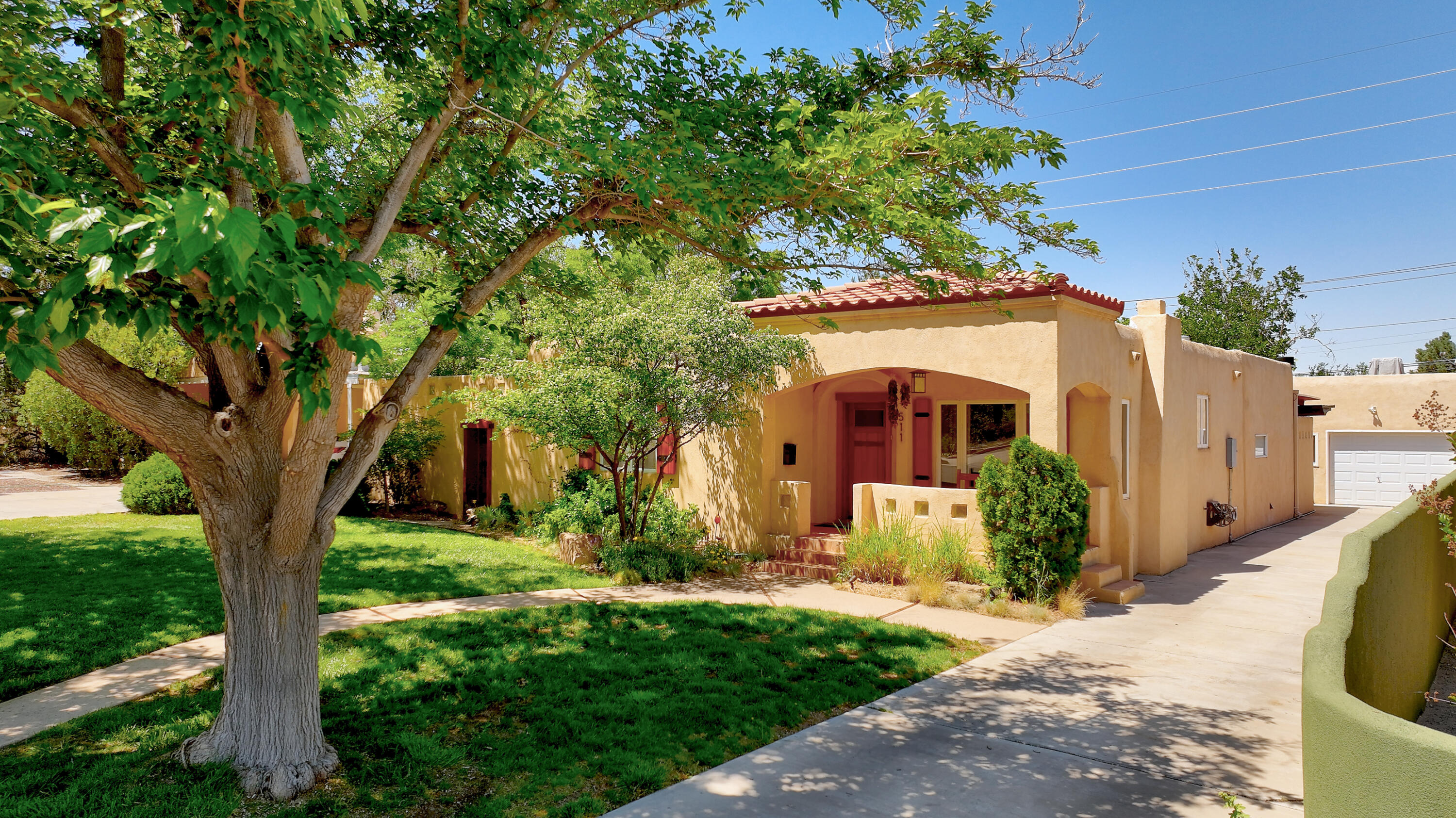 511 Amherst Drive SE