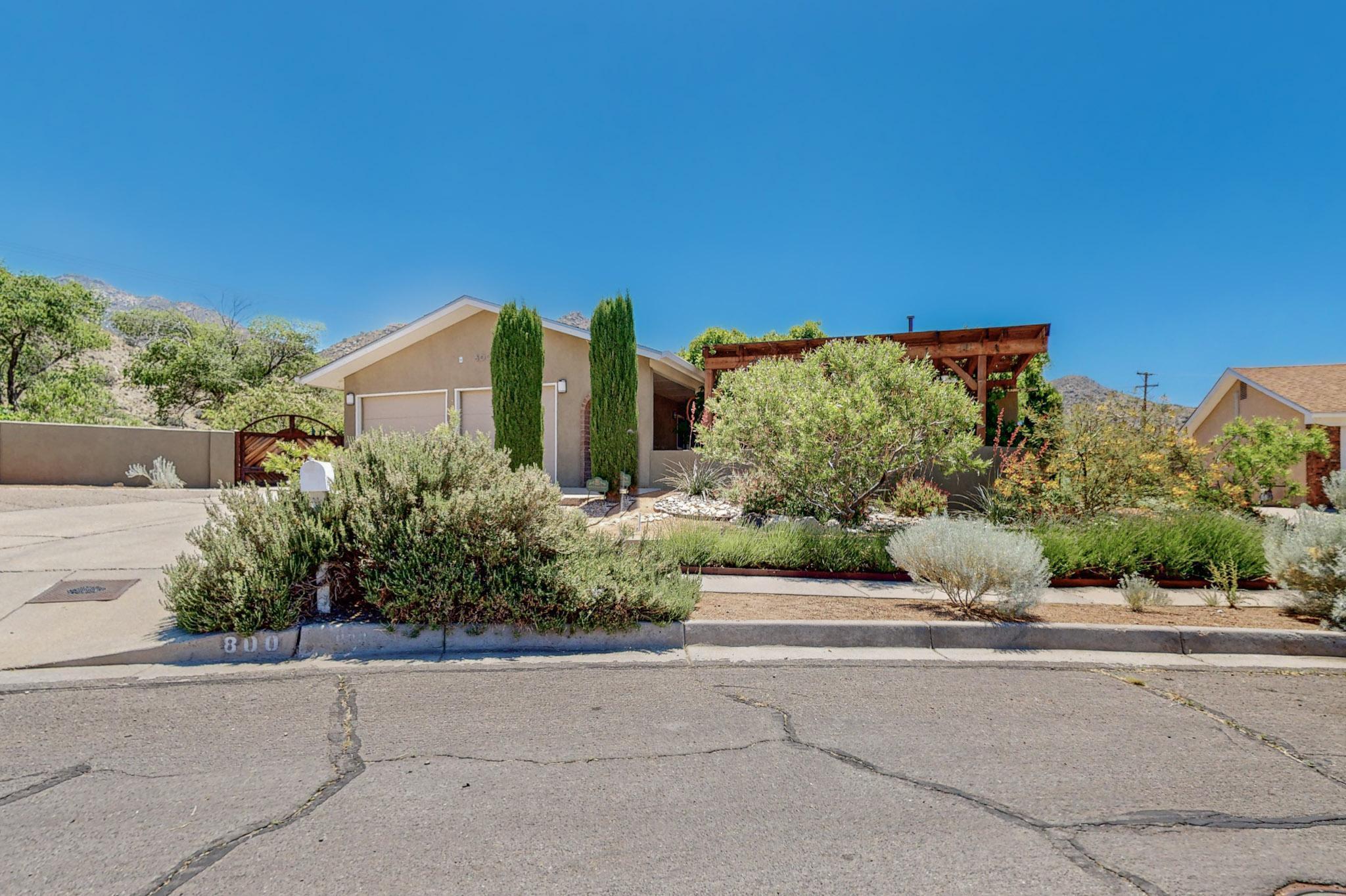 800 Oro Real Drive NE