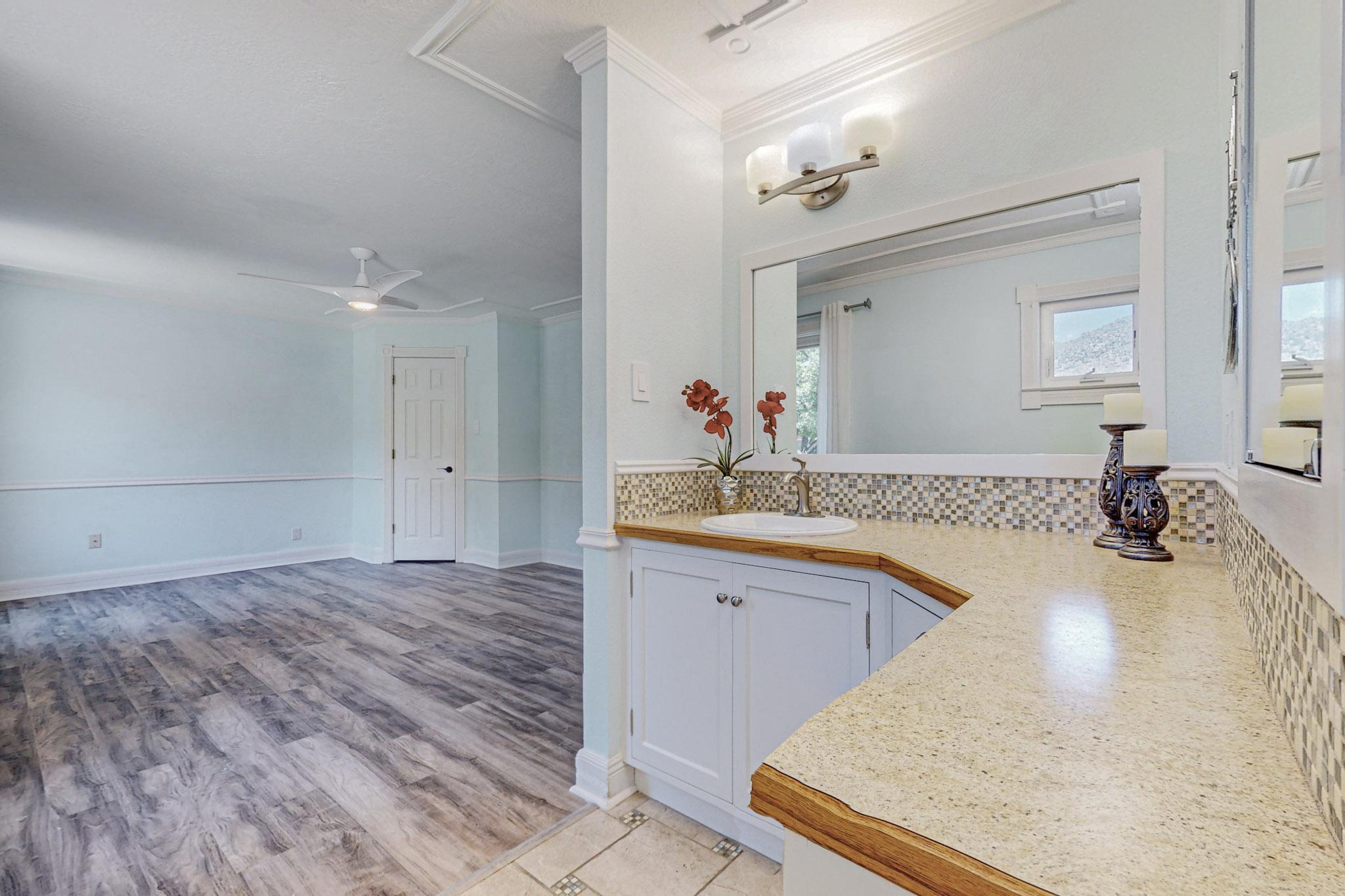 800 Oro Real Drive NE