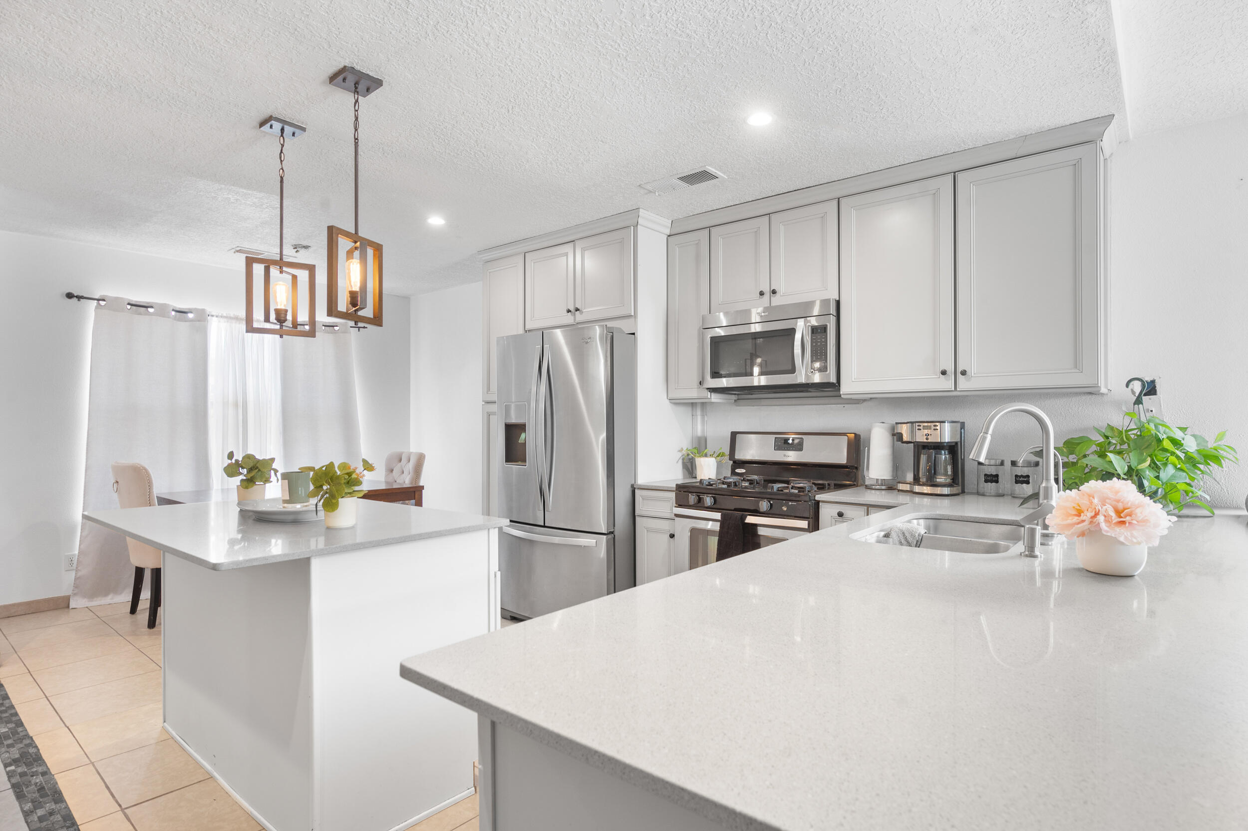 920 Swallow Drive SW