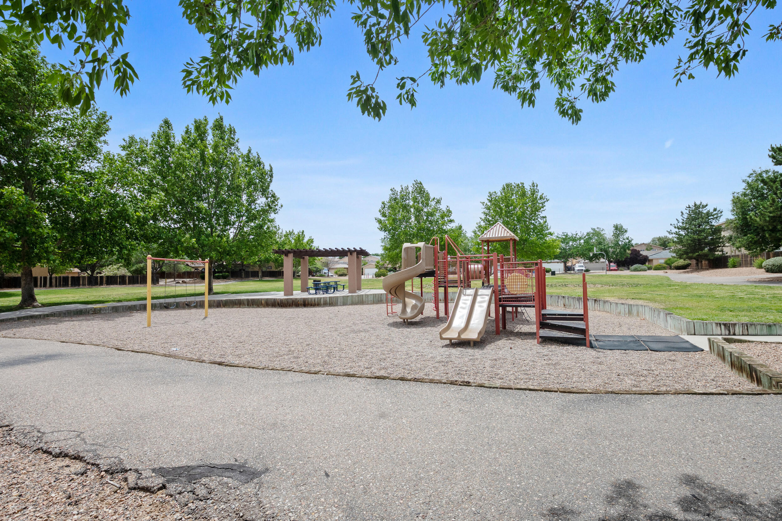 920 Swallow Drive SW