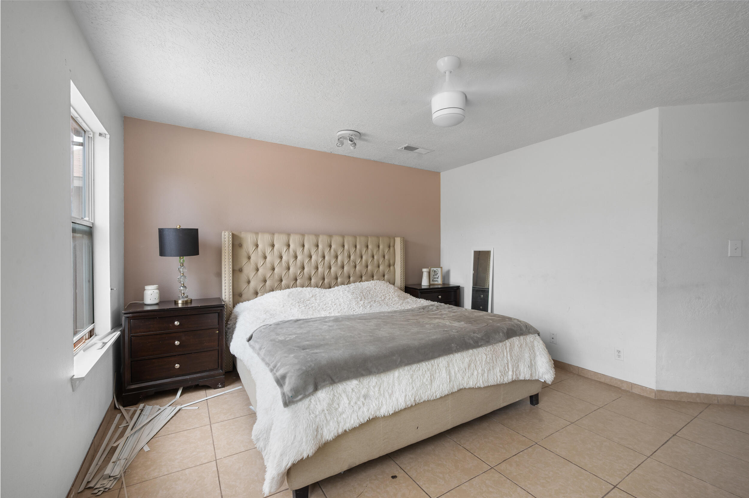 920 Swallow Drive SW