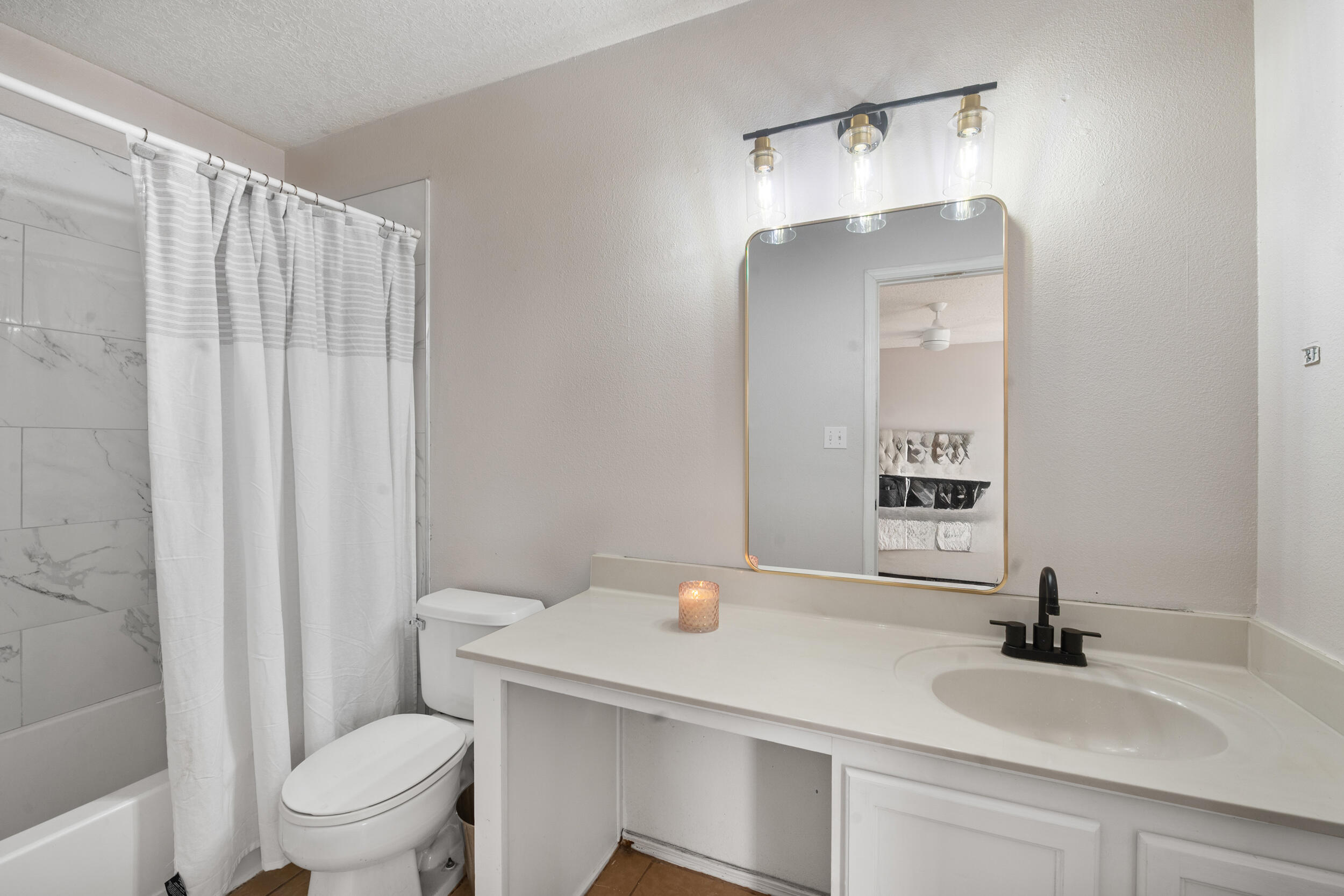 920 Swallow Drive SW