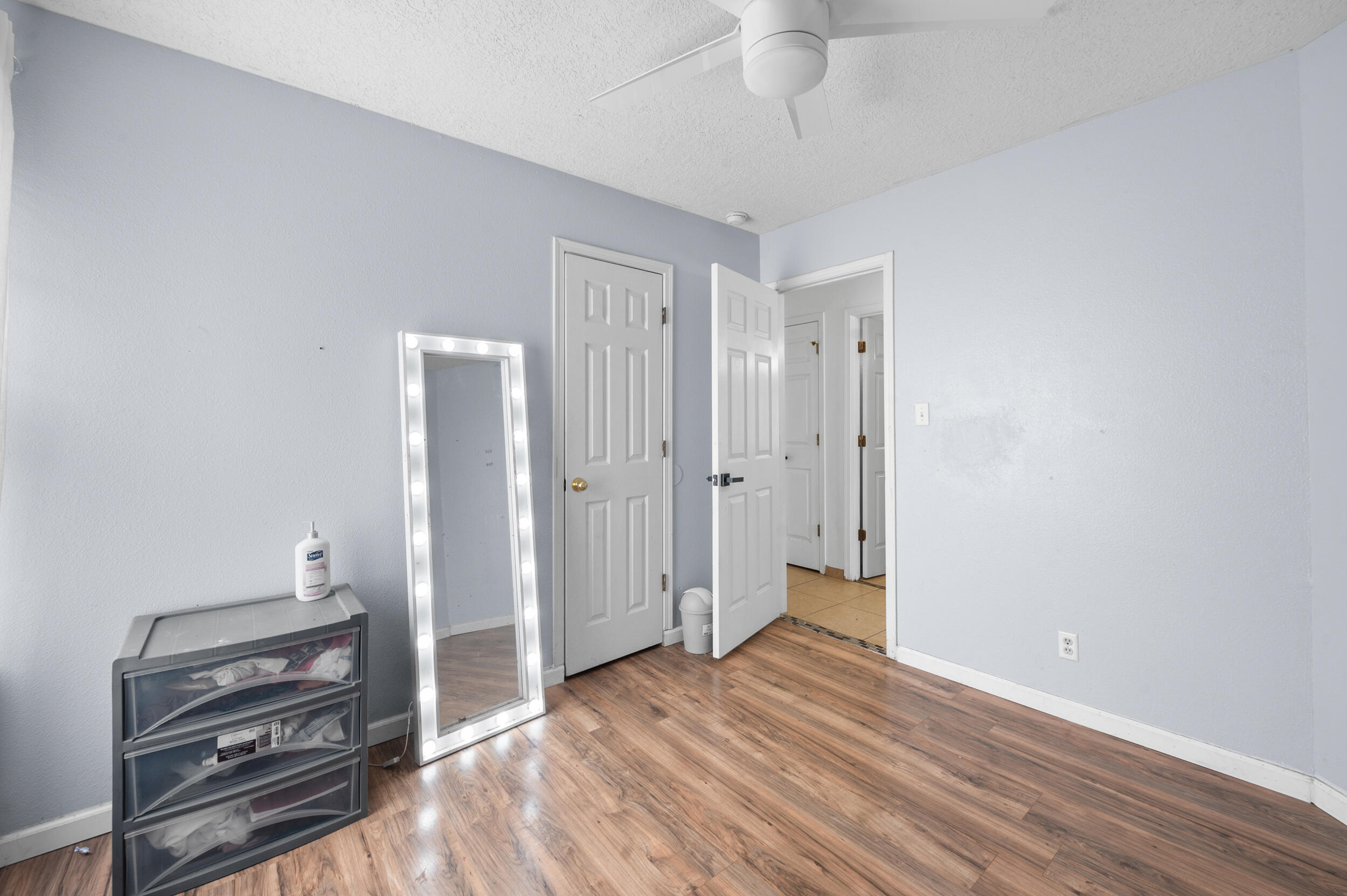 920 Swallow Drive SW