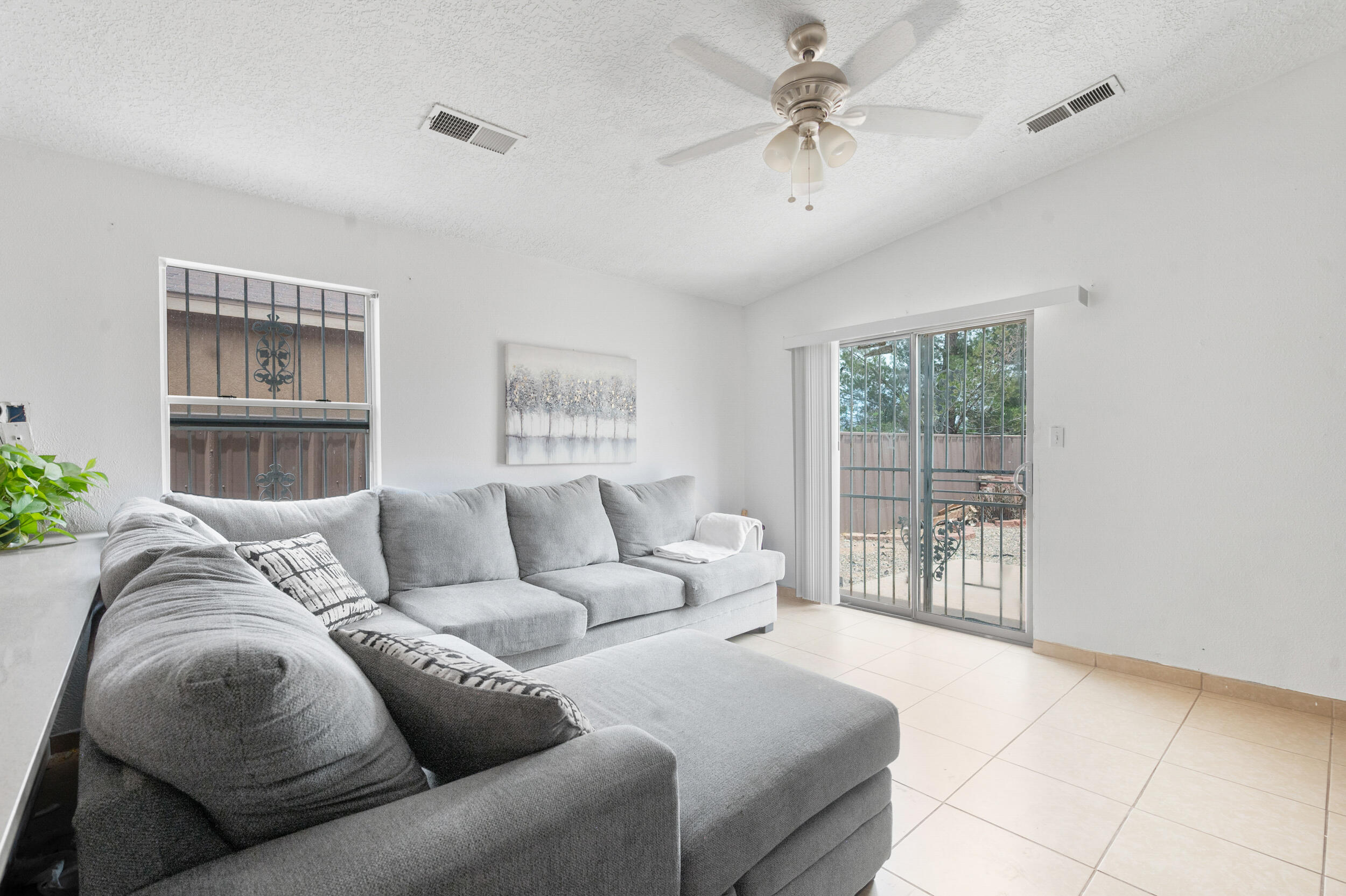 920 Swallow Drive SW