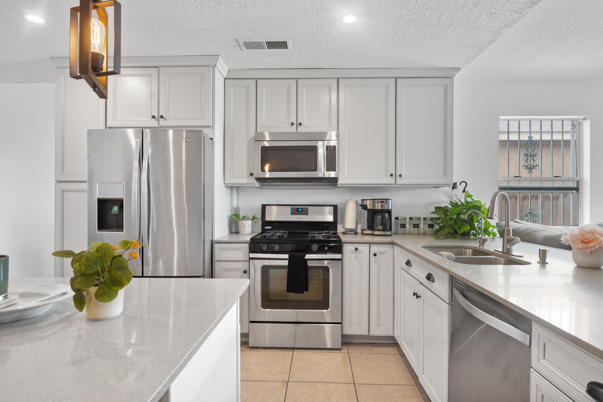 920 Swallow Drive SW