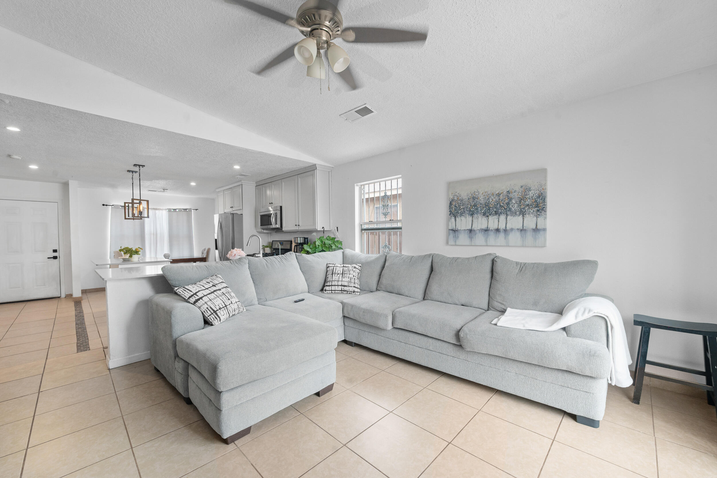 920 Swallow Drive SW