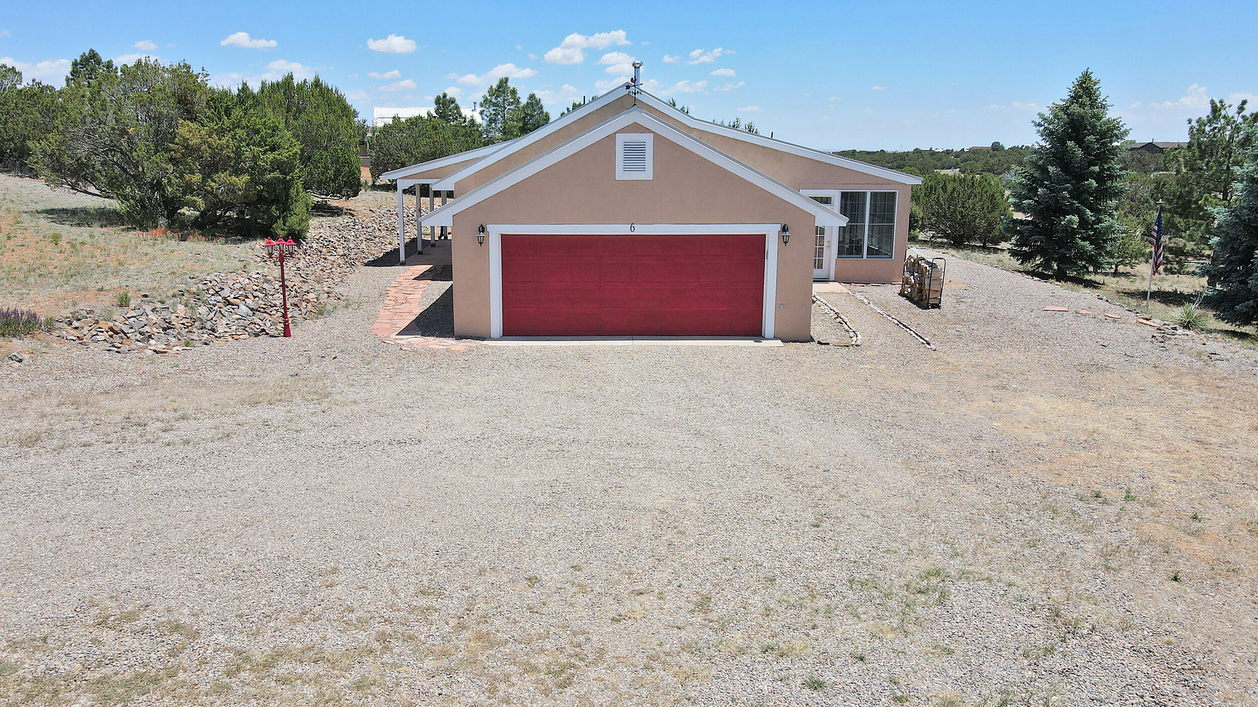 6 Cherokee Court