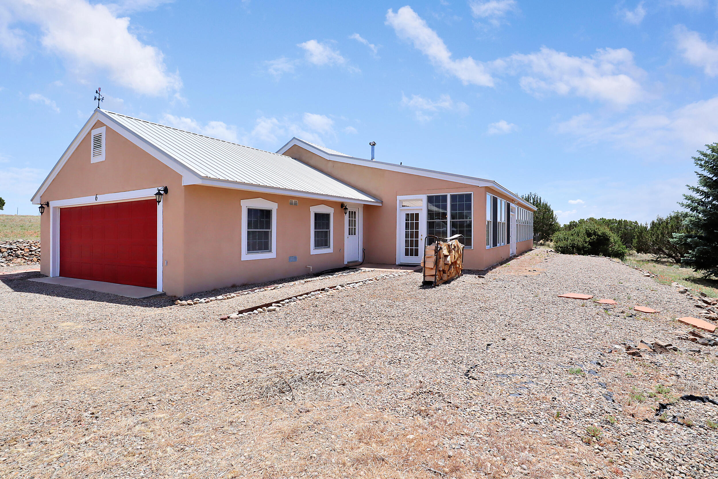 6 Cherokee Court