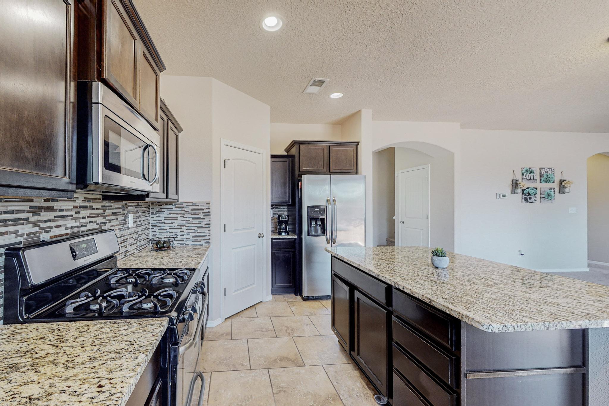 1038 Desert Sunflower Drive NE