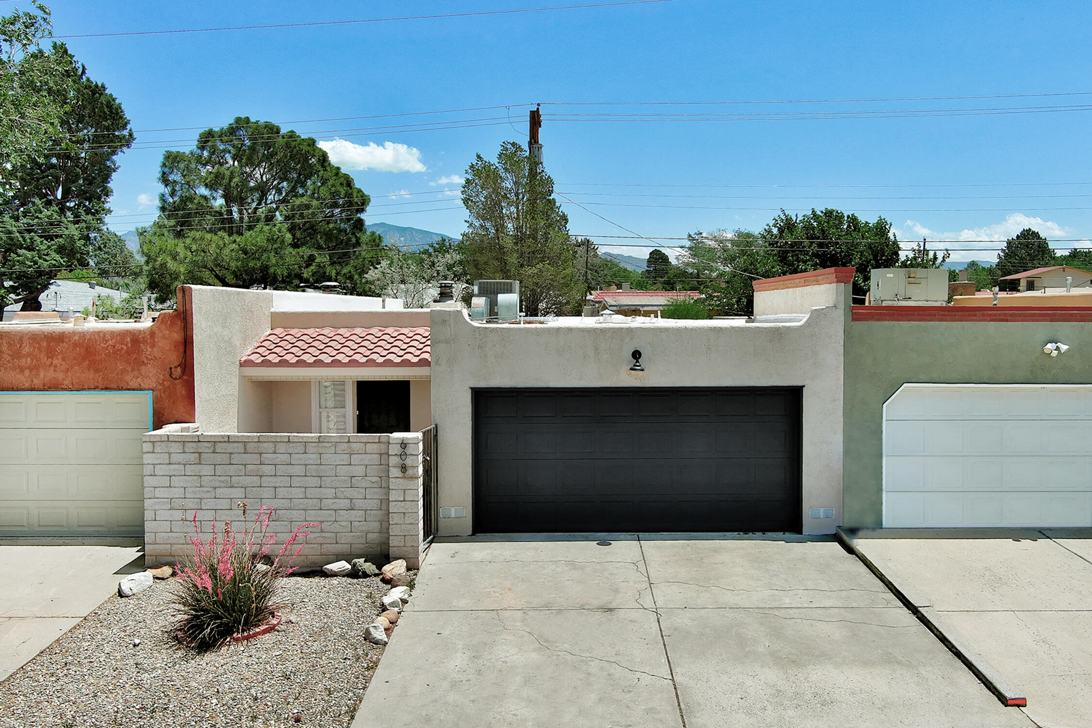 608 Ortiz Drive NE