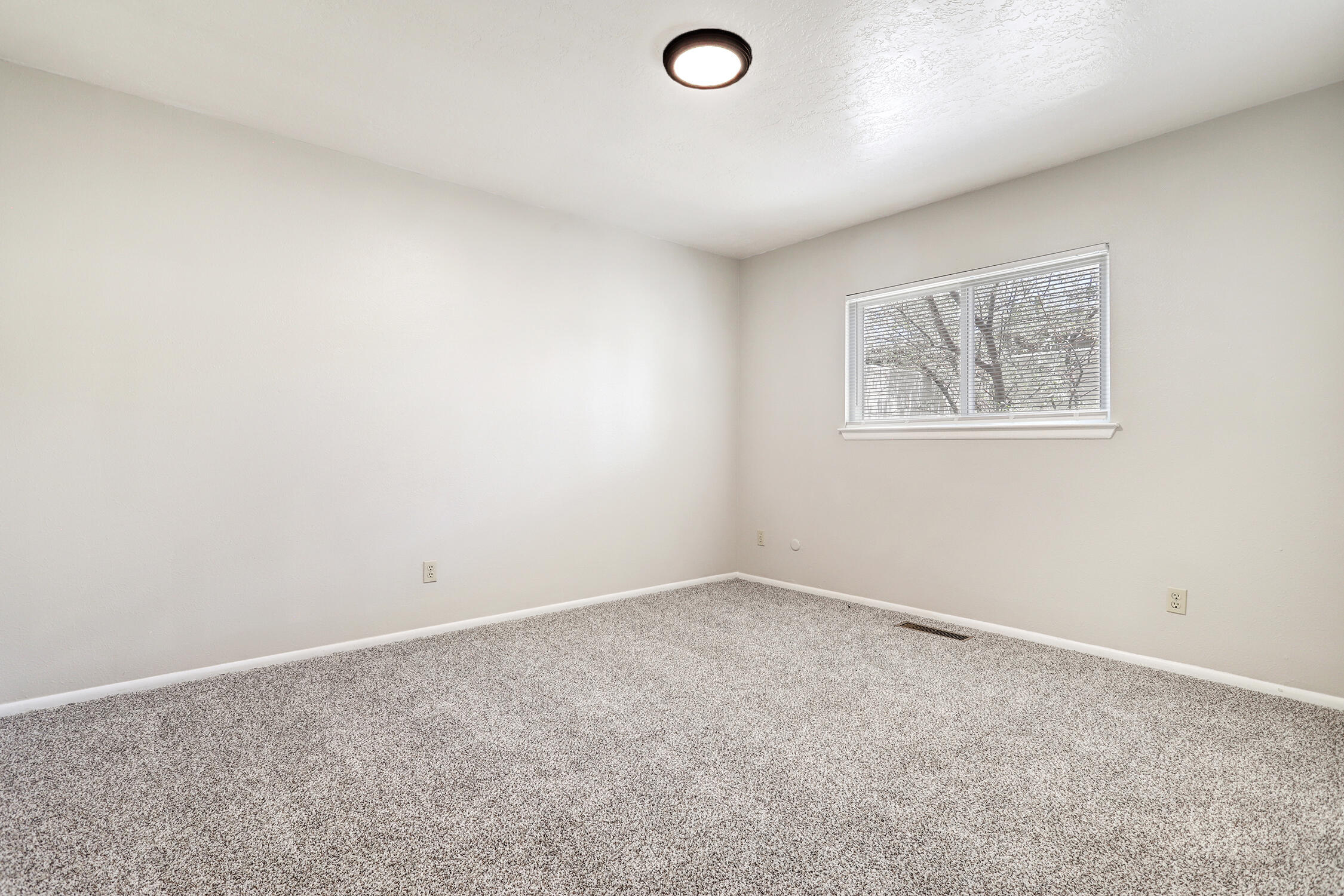 608 Ortiz Drive NE