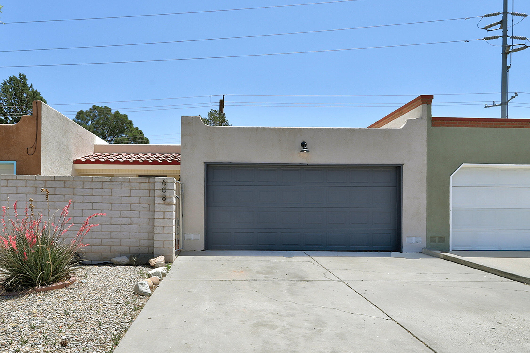 608 Ortiz Drive NE